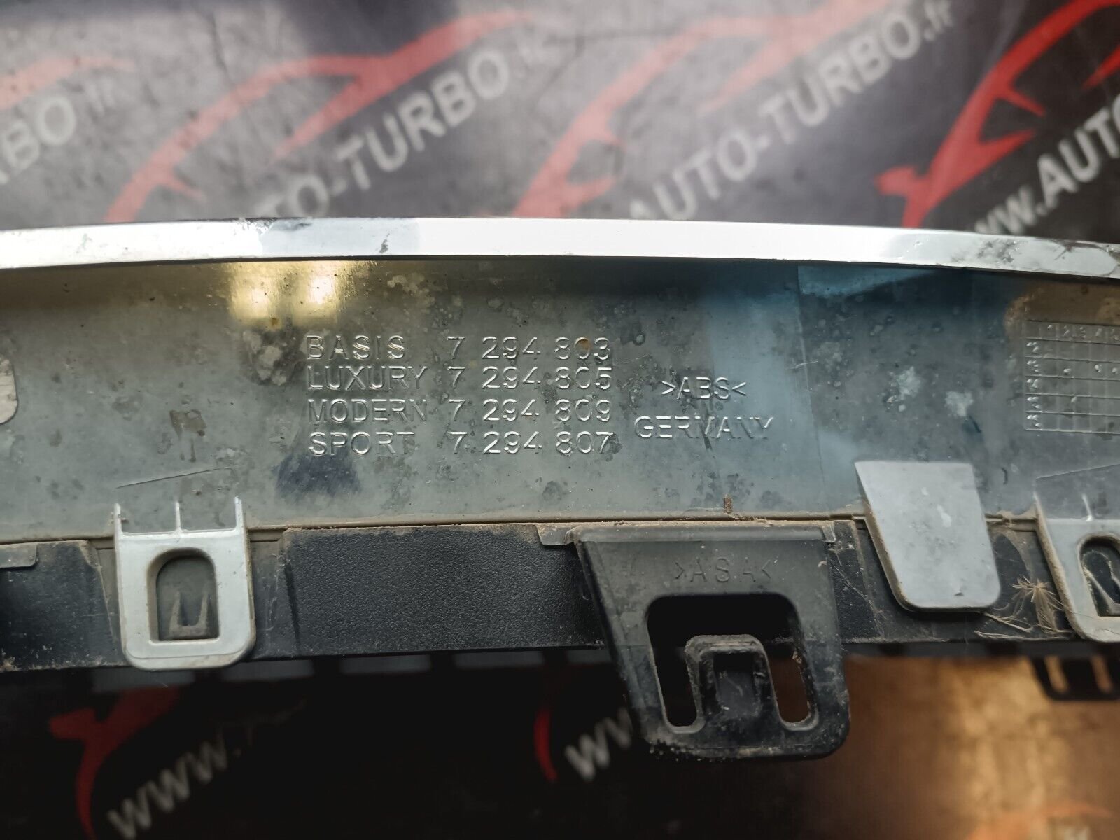 GRILLE AVANT GAUCHE BMW 328i GT REFERENCE: 7294803