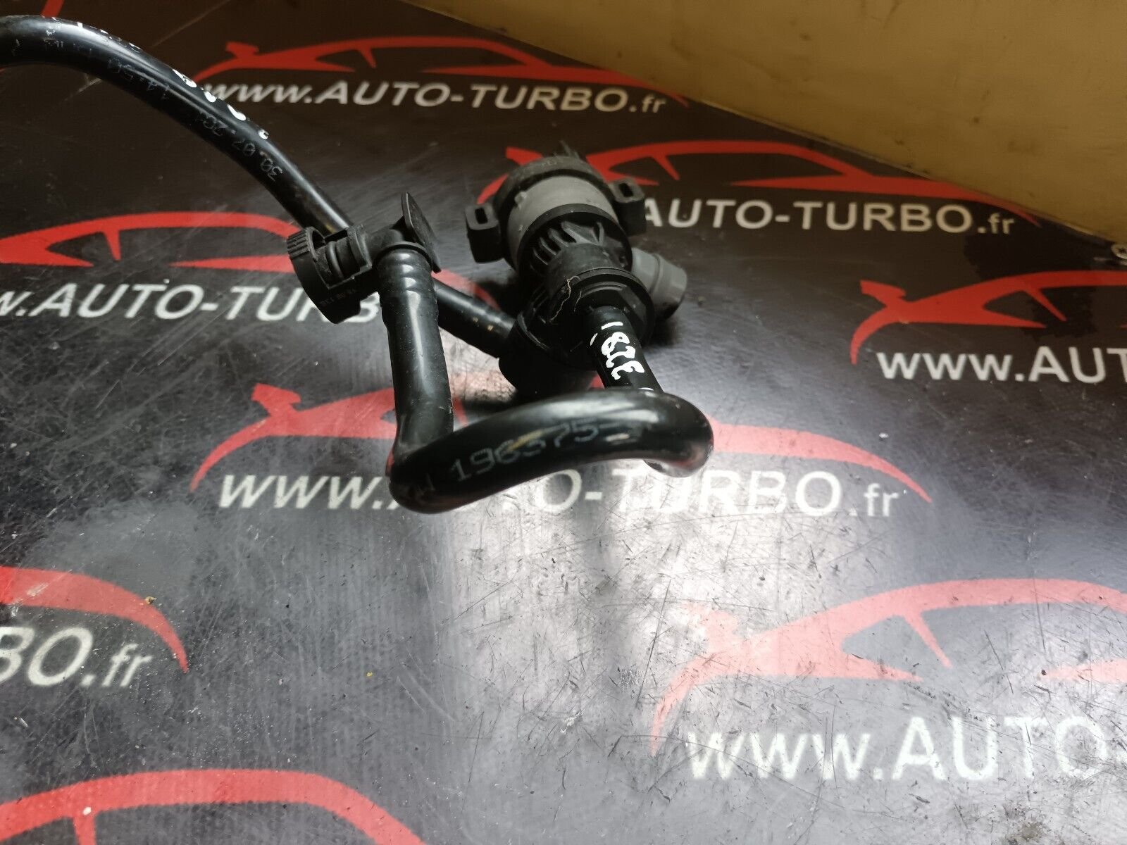 SOUPAPE DES DEPRESSION BMW 328i GT F34 REFERENCE: 7636144