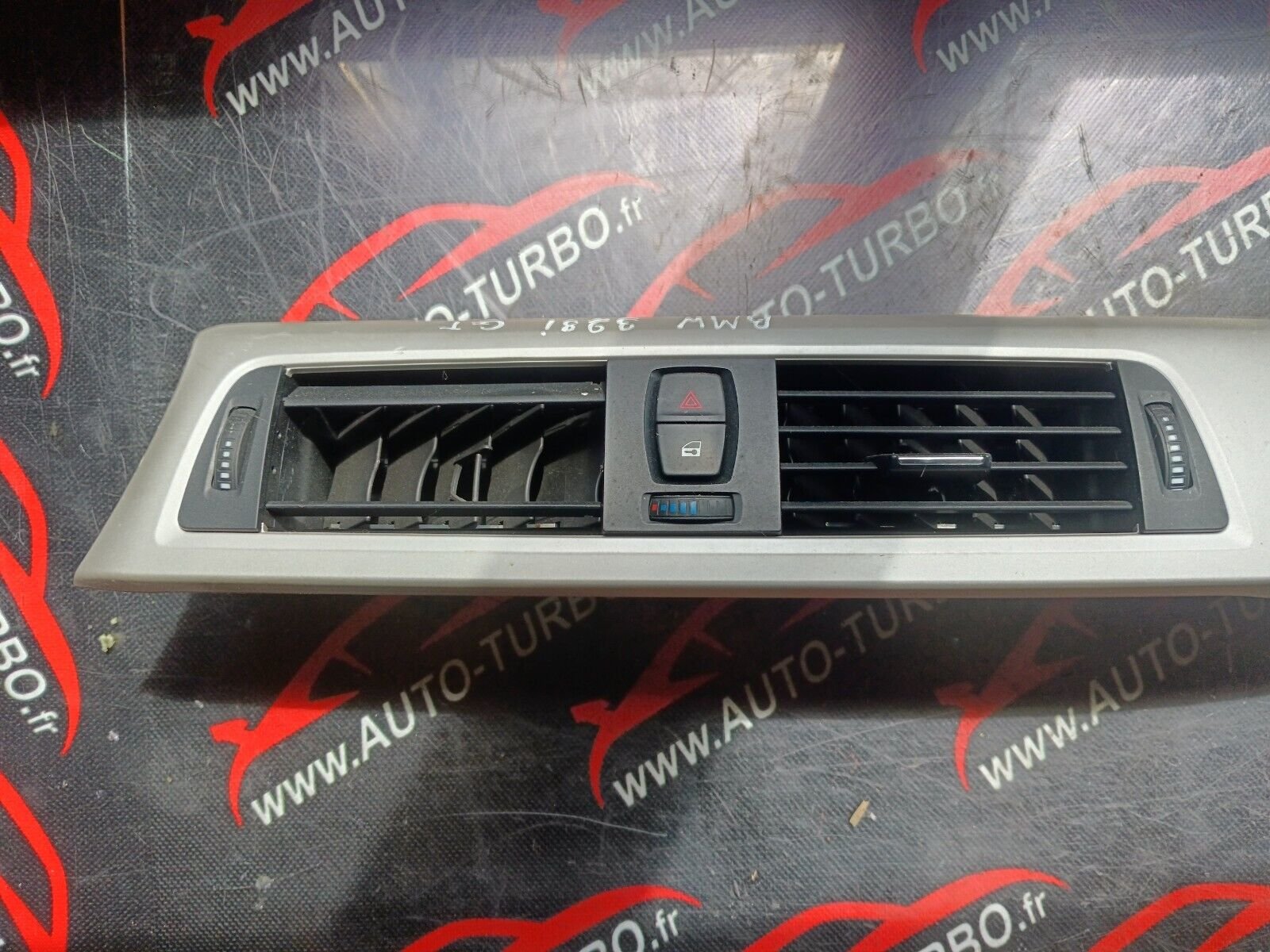 AERATEUR GRILLE DEN VENTILATION BMW 328i GT F34 REFERENCE: 92312069