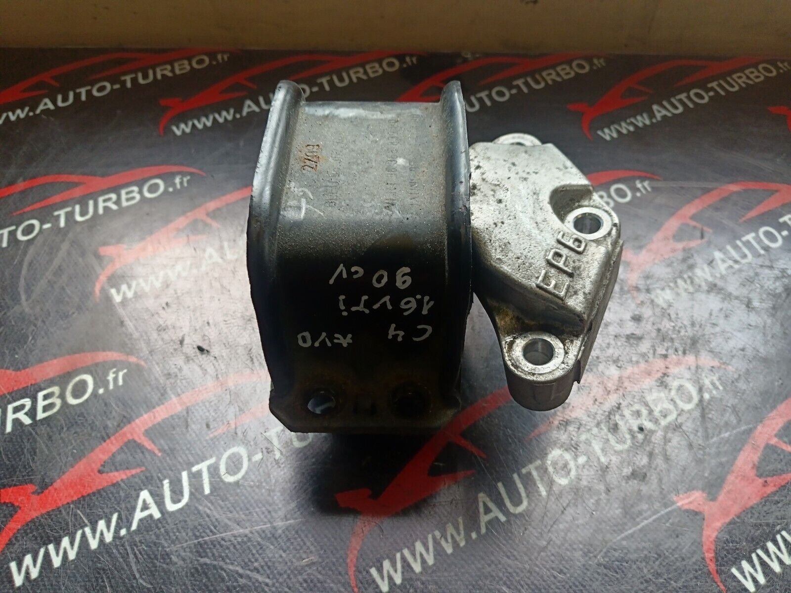 SUPPORT MOTEUR DROIT CITROEN C4 1.6VTI 90CH REFERENCE: 9636583980