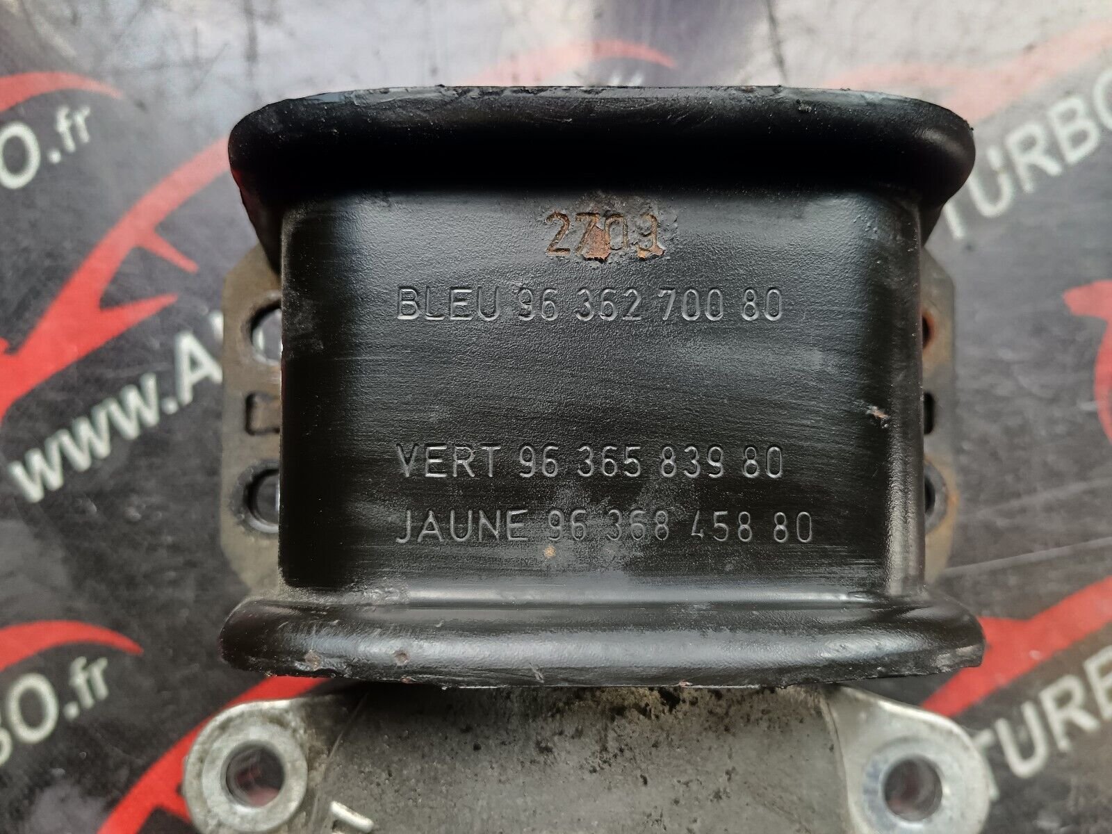 SUPPORT MOTEUR DROIT CITROEN C4 1.6VTI 90CH REFERENCE: 9636583980