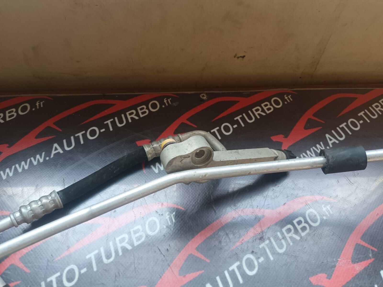 TUYAU CLIMATISATION BMW SERIE 1 E87 116i REFERENCE: 9151737