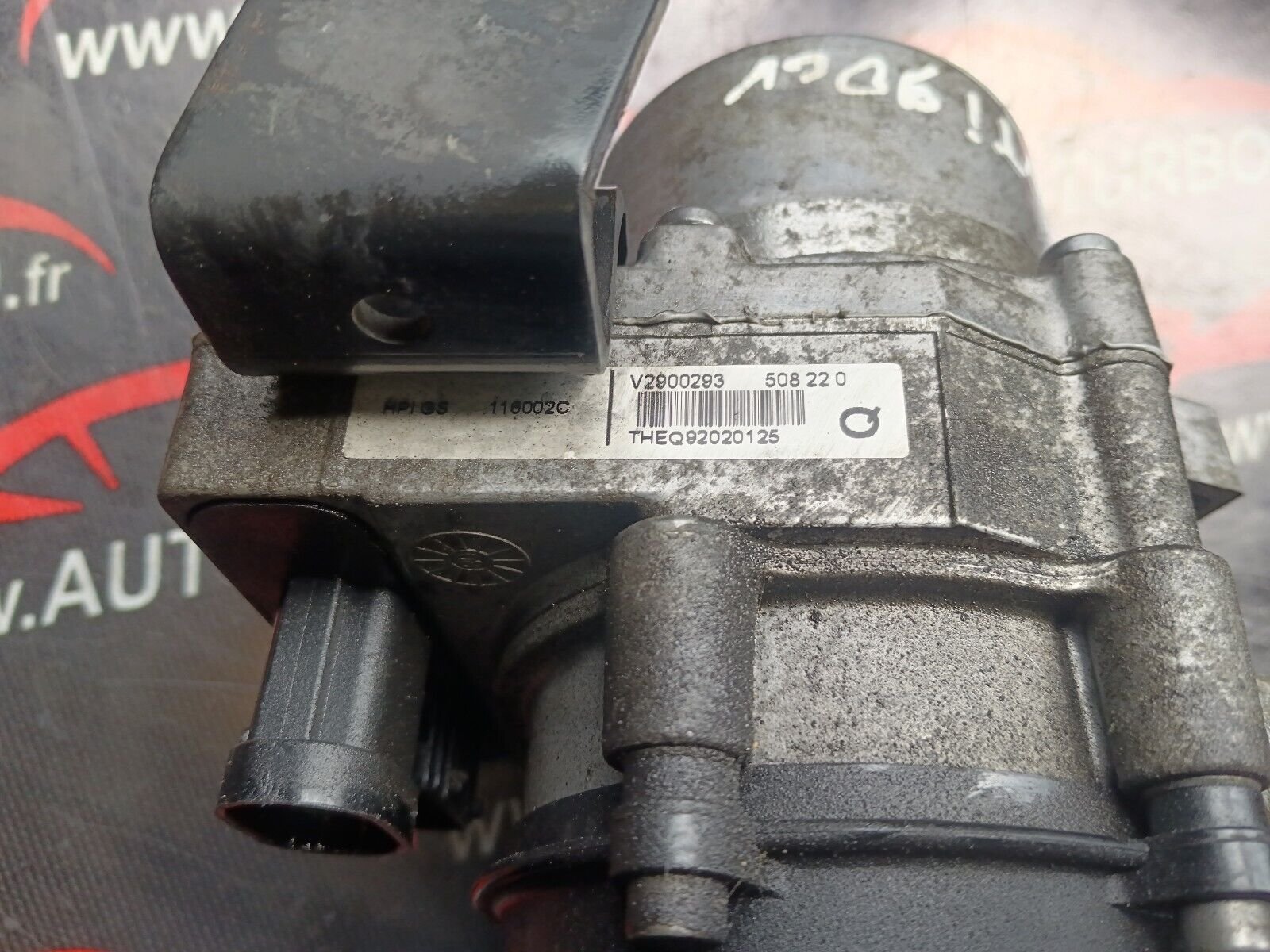 POMPE DE DIRECTION  CITROEN C4 1.6VTI REFERENCE: 9686925480