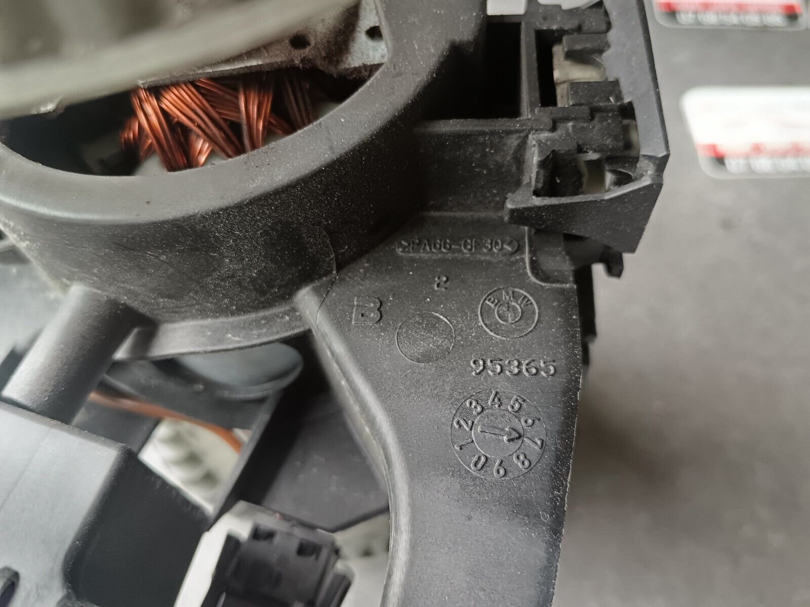 MOTEUR VENTILATEUR CHAUFFAGE BMW 525D E60, E63 REFERENCE: 67326988425