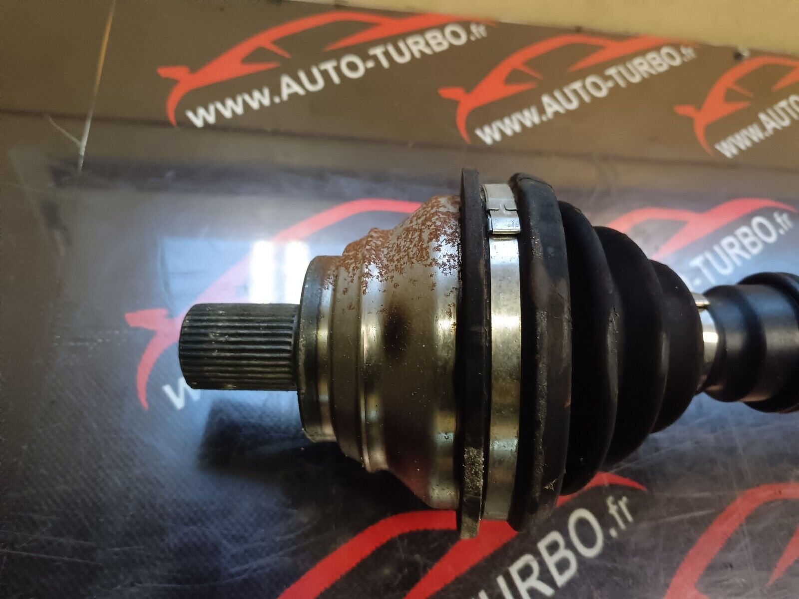 CARDAN AVANT DROIT AUDI A3 REFERENCE: AV325AN