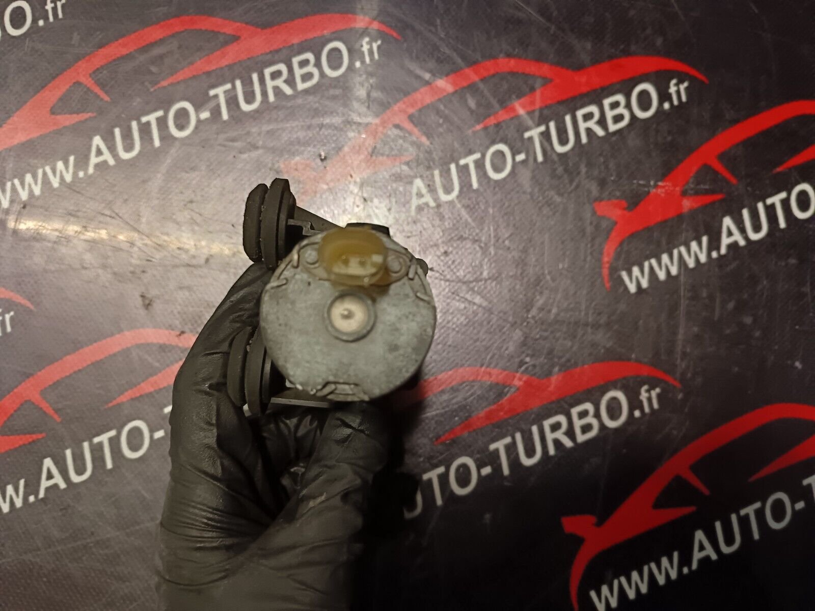 POMPE A EAU BMW SERIE 1 REFERENCE: 6928246