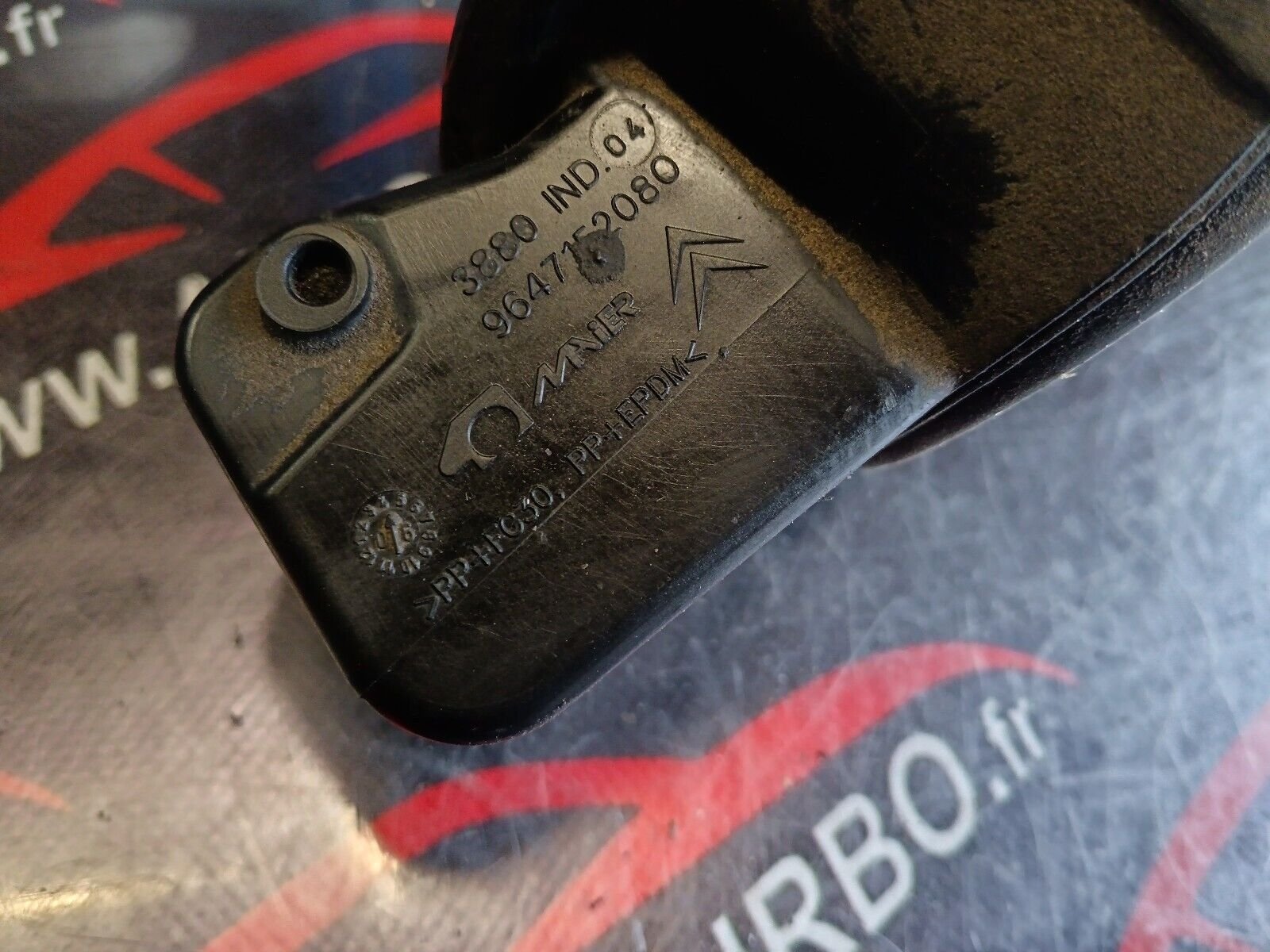 VOLET DE  TRAPPE CARBURANT CITROEN C4 REFERENCE: 9647152080