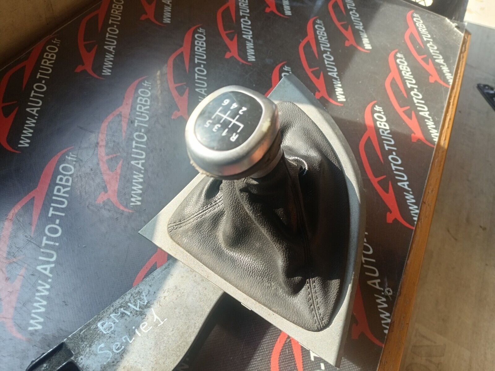 POMMEAU DE VITESSES BMW SERIE 1 E87 REFERENCE: 7532492