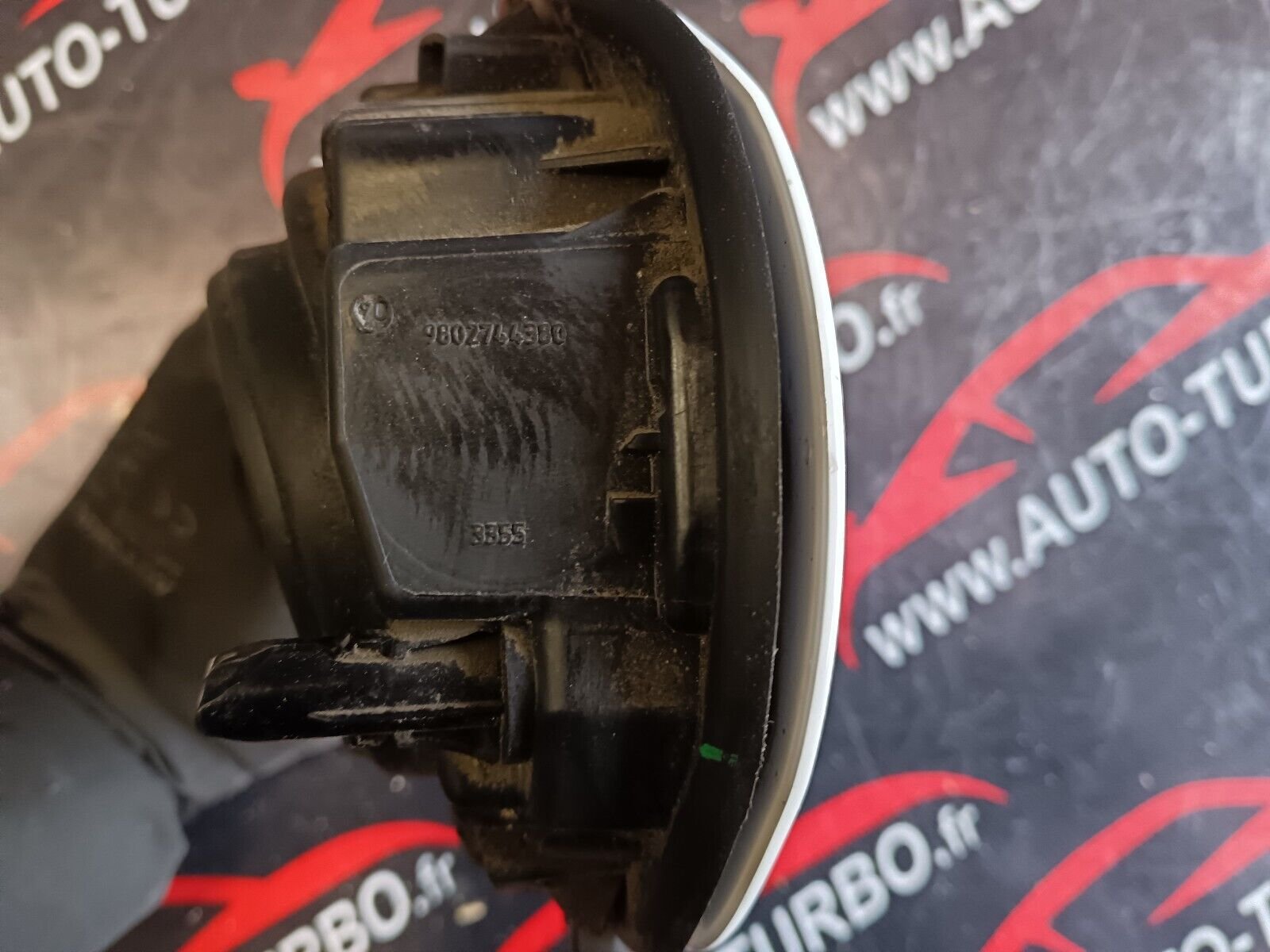 VOLET DE  TRAPPE CARBURANT REFERENCE: 9802744380