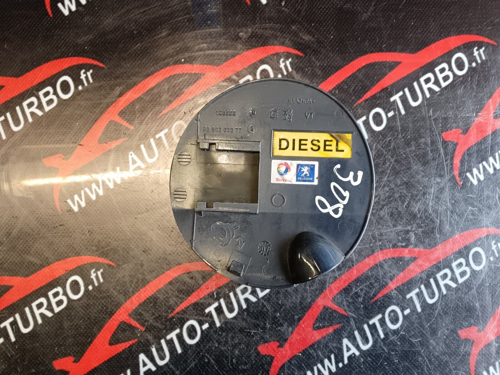 VOLET DE  TRAPPE CARBURANT PEUGEOT 308 REFERENCE: 9680363377