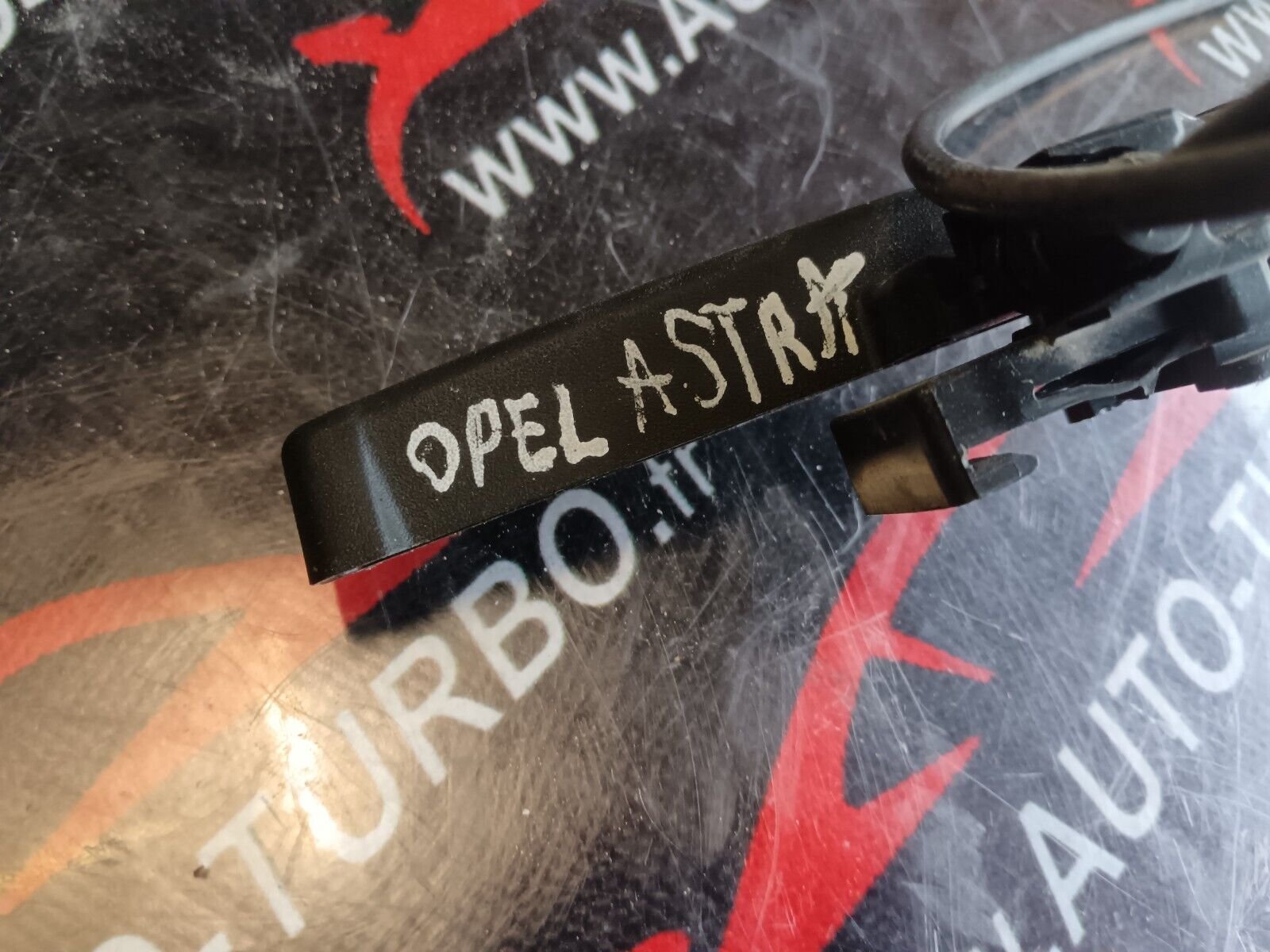 CABLE OUVERTURE CAPOT OPEL ASTRA J