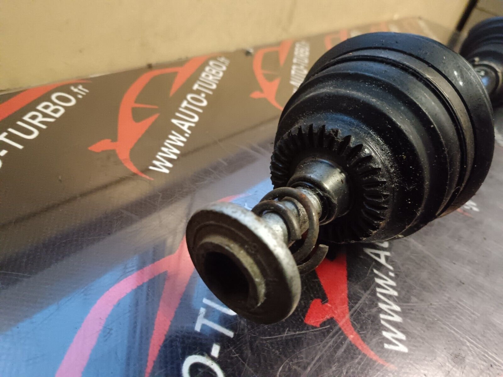 CARDAN AVANT GAUCHE BMW 328i GT REFERENCE: 7597693