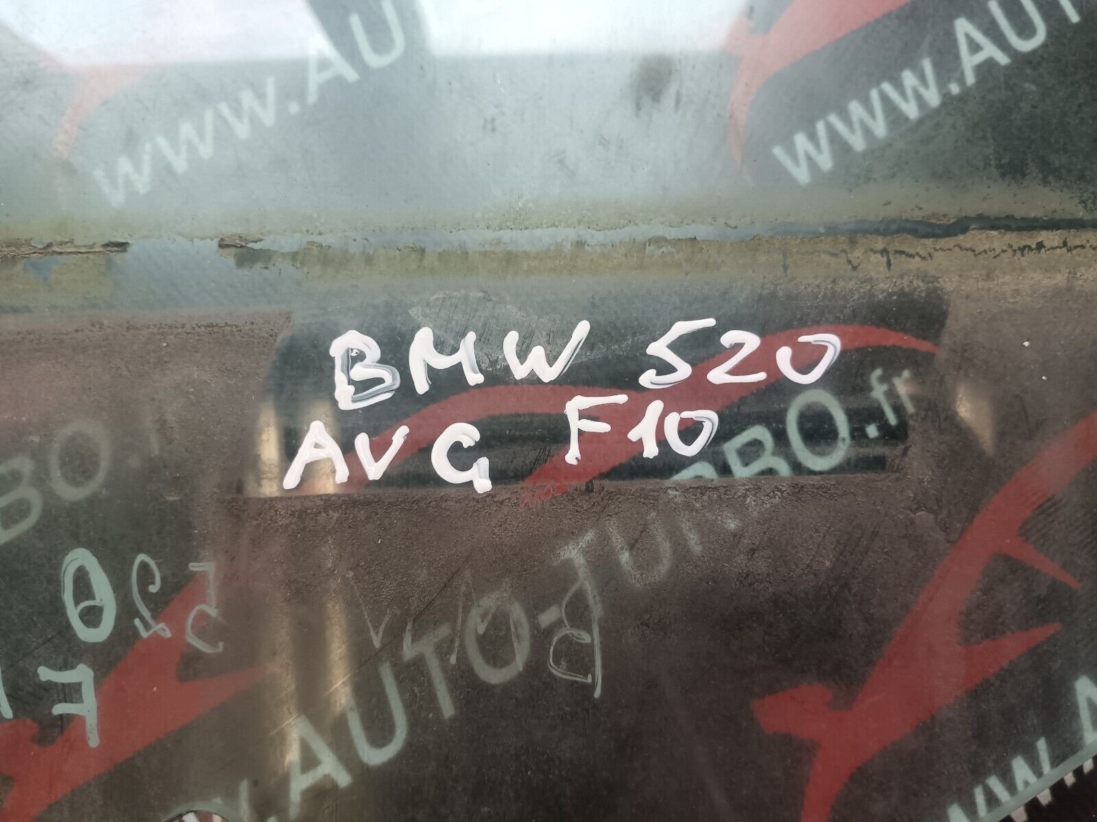 VITRE AVANT GAUCHE BMW 520 F10