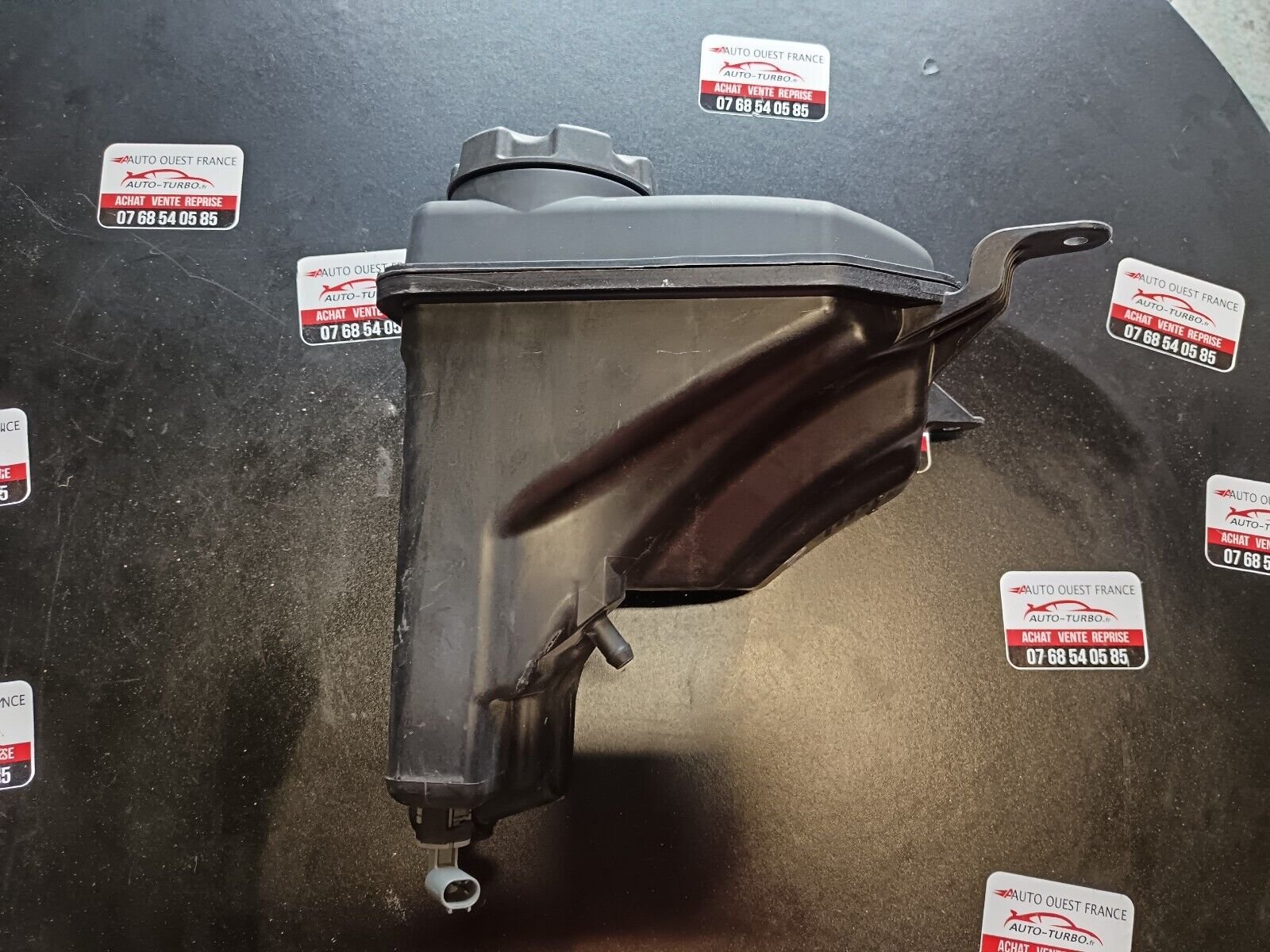 VASE  D'EXPANSION LIQUIDE DE REFROIDISSEMENTS BMW SERIE 1 REFERENCE: 17137567462