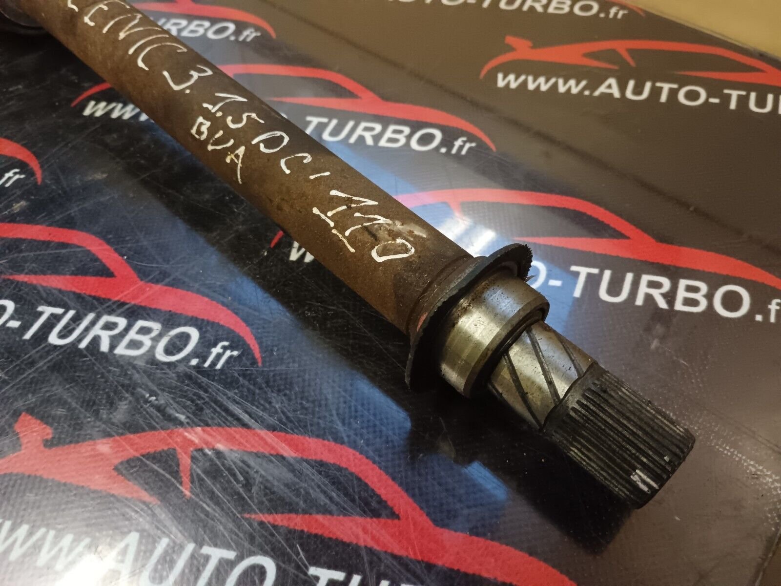 CARDAN AVANT DROIT RENAULT SCENIC 3 REFERENCE: 391009864R