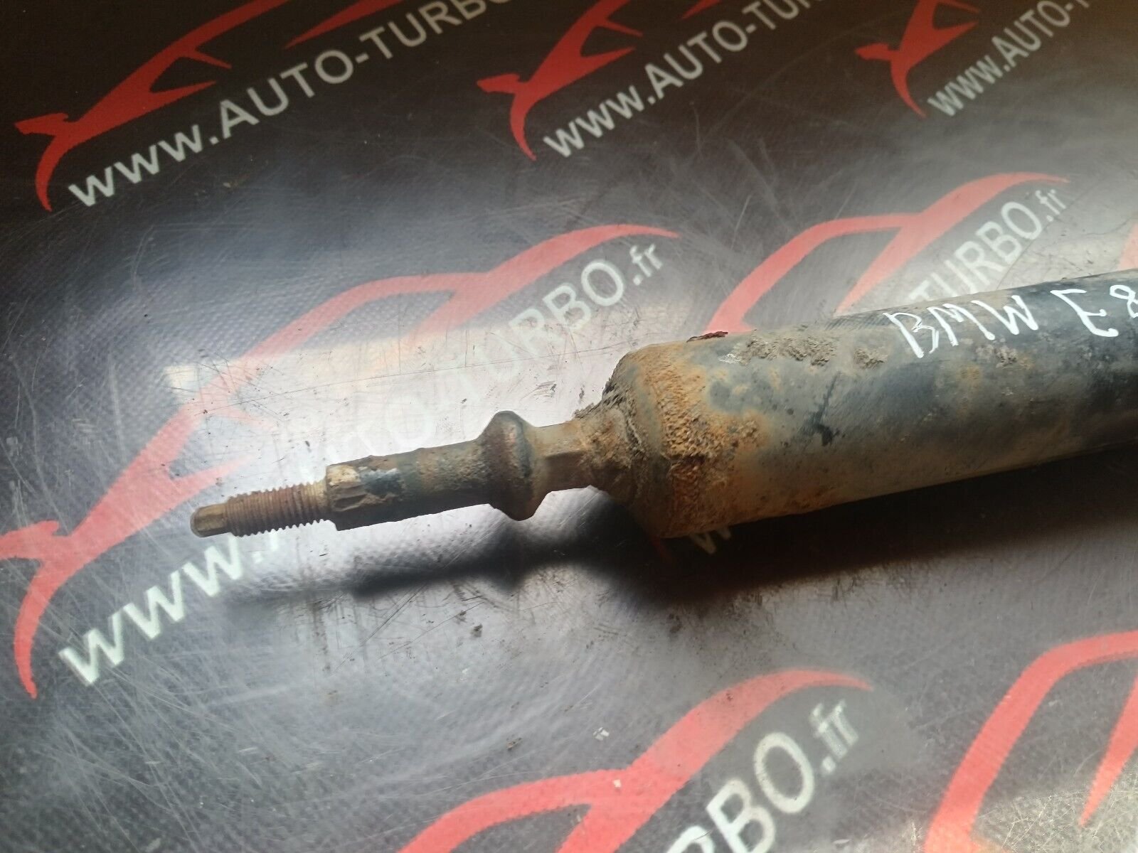 AMORTISSEUR ARRIERE DROIT BMW SERIE 1 E87 116i REFERENCE: 6771555