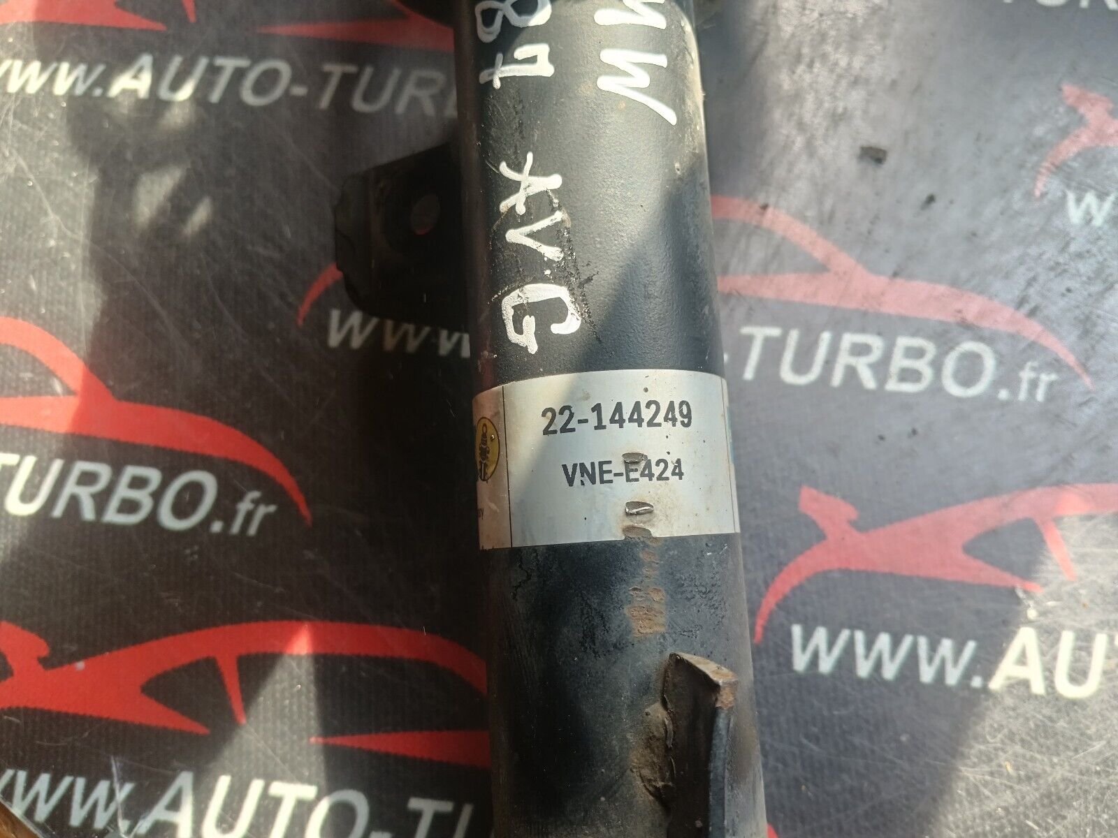 AMORTISSEUR AVANT GAUCHE BMW SERIE 1 E87 116i REFERENCE: 22-144249