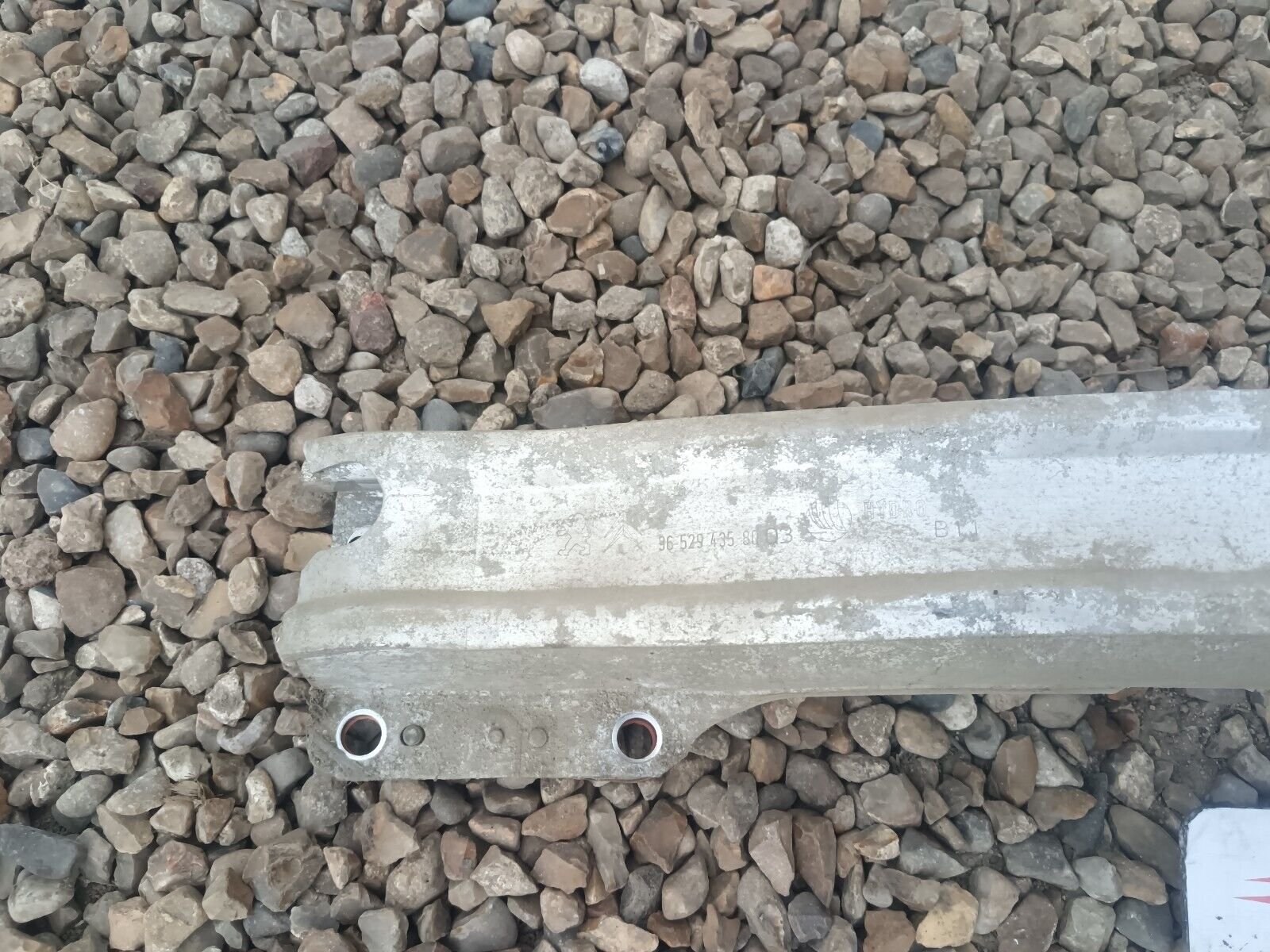 RENFORT PARE CHOC CITROEN C4 PICASSO REFERENCE: 9652943580