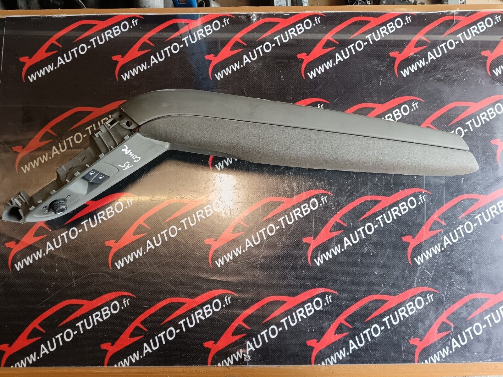 COMMANDE LEVE VITRE AUDI A5 COUPE REFERENCE: 8T1867171