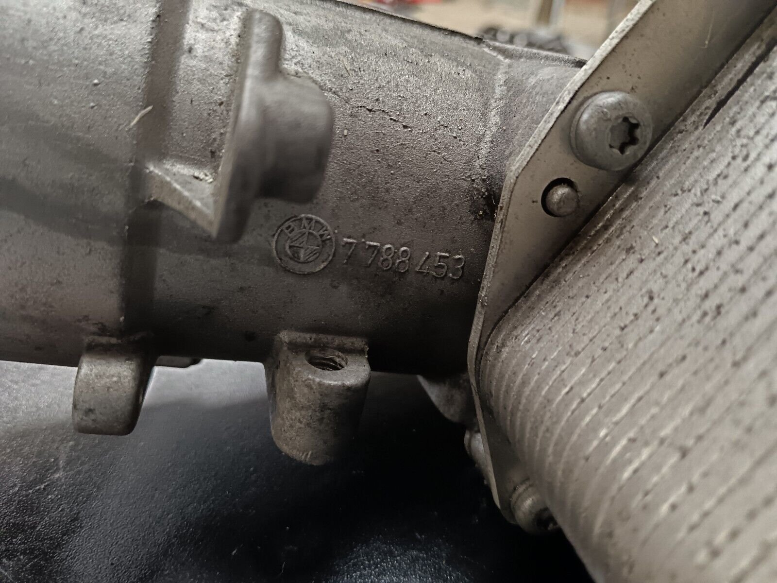 REFROIDISSEUR FILTRE A HUILE PSA BMW X3 3L 218CH REFERENCE: 7788453