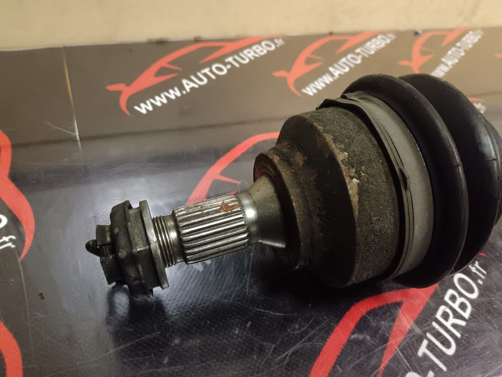 CARDAN AVANT DROIT PEUGEOT 307cc REFERENCE: 64985736