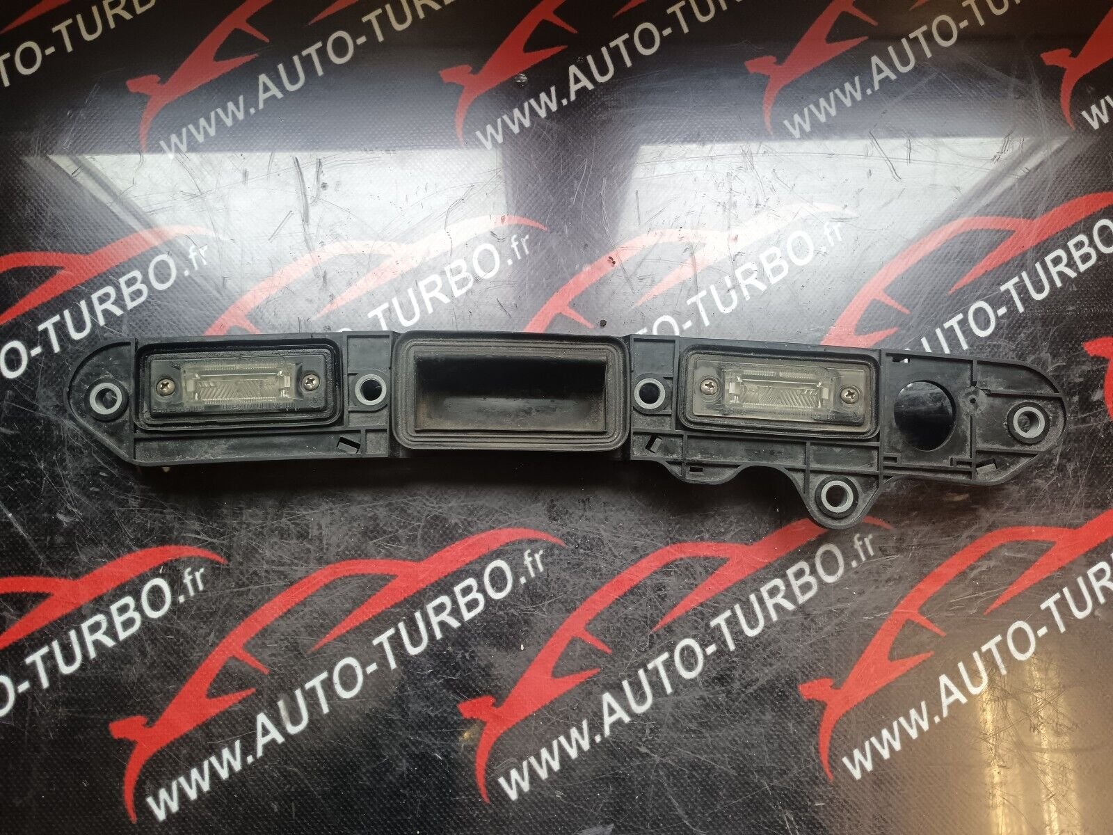 POIGNEE HAYON VOLKSWAGEN TURAN REFERENCE: 3B5943021