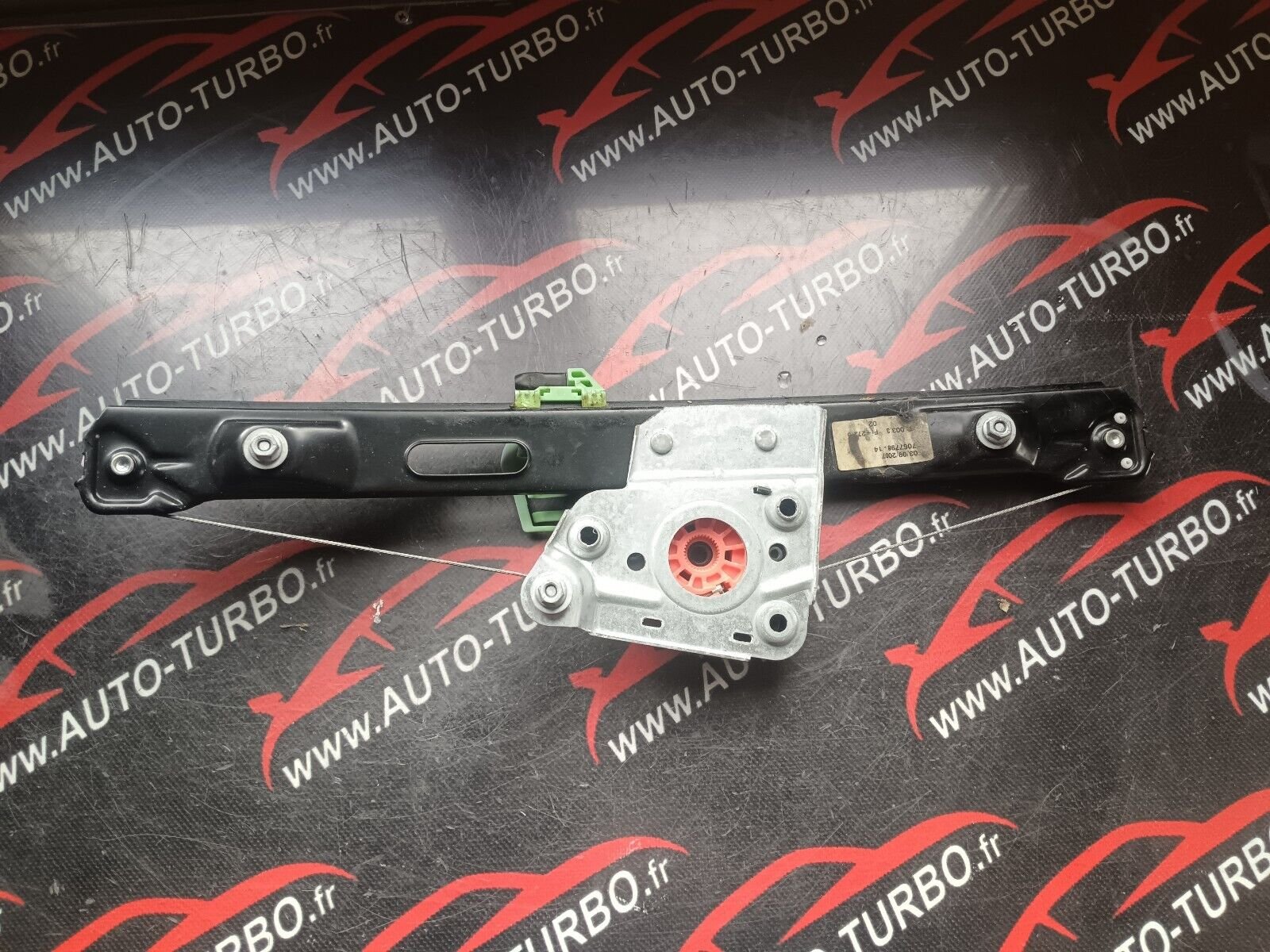 SYSTEME LEVE VITRE ARRIERE DROIT BMW SERIE1  116i REFERENCE: 7067798