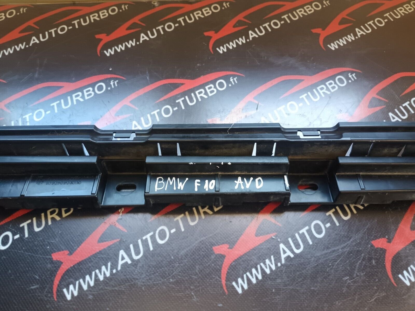 SUPPORT DU BAS DE CAISSE BMW 520 F10 REFERENCE:7184778