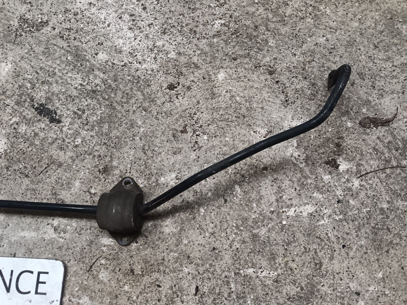 BARRE STABILISATRICE ARRIERE BMW SERIE 1 REFERENCE: 67215741