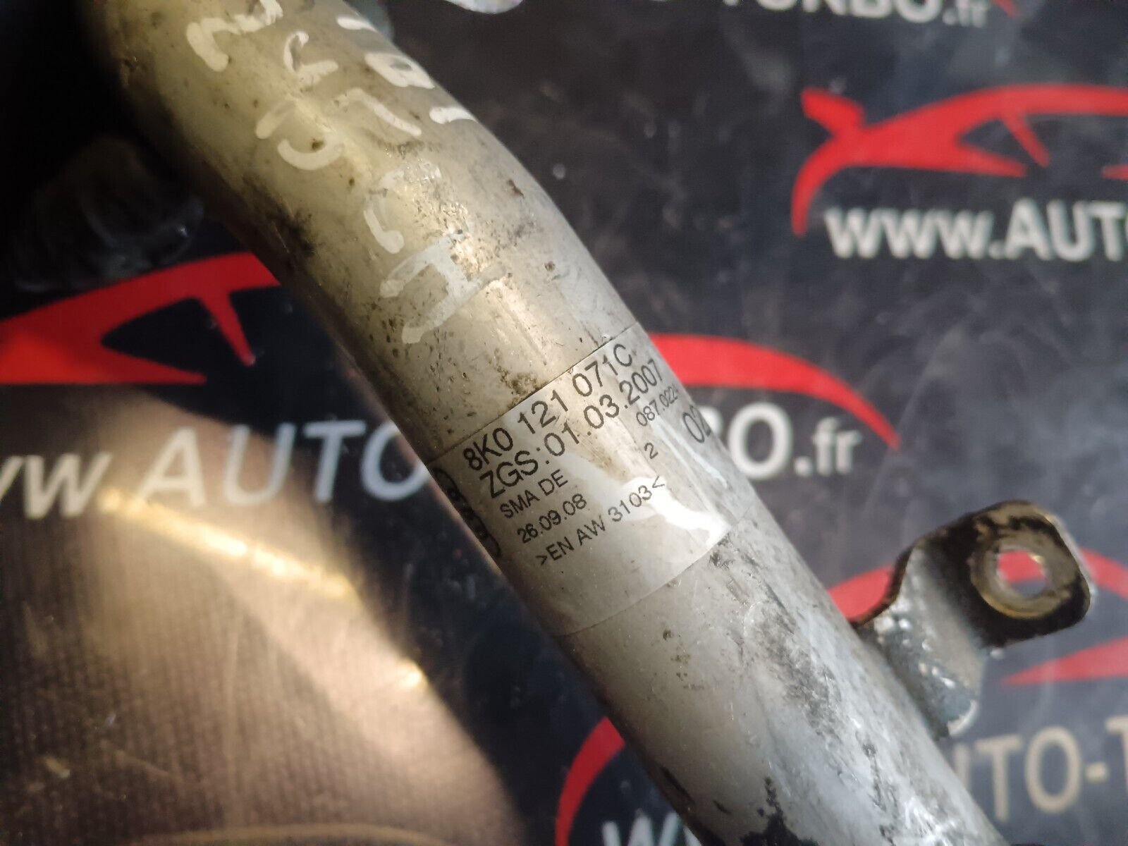 TUYAU DURITE AUDI A5 3.0TDI 245CH REFERENCE: 8K0121071C