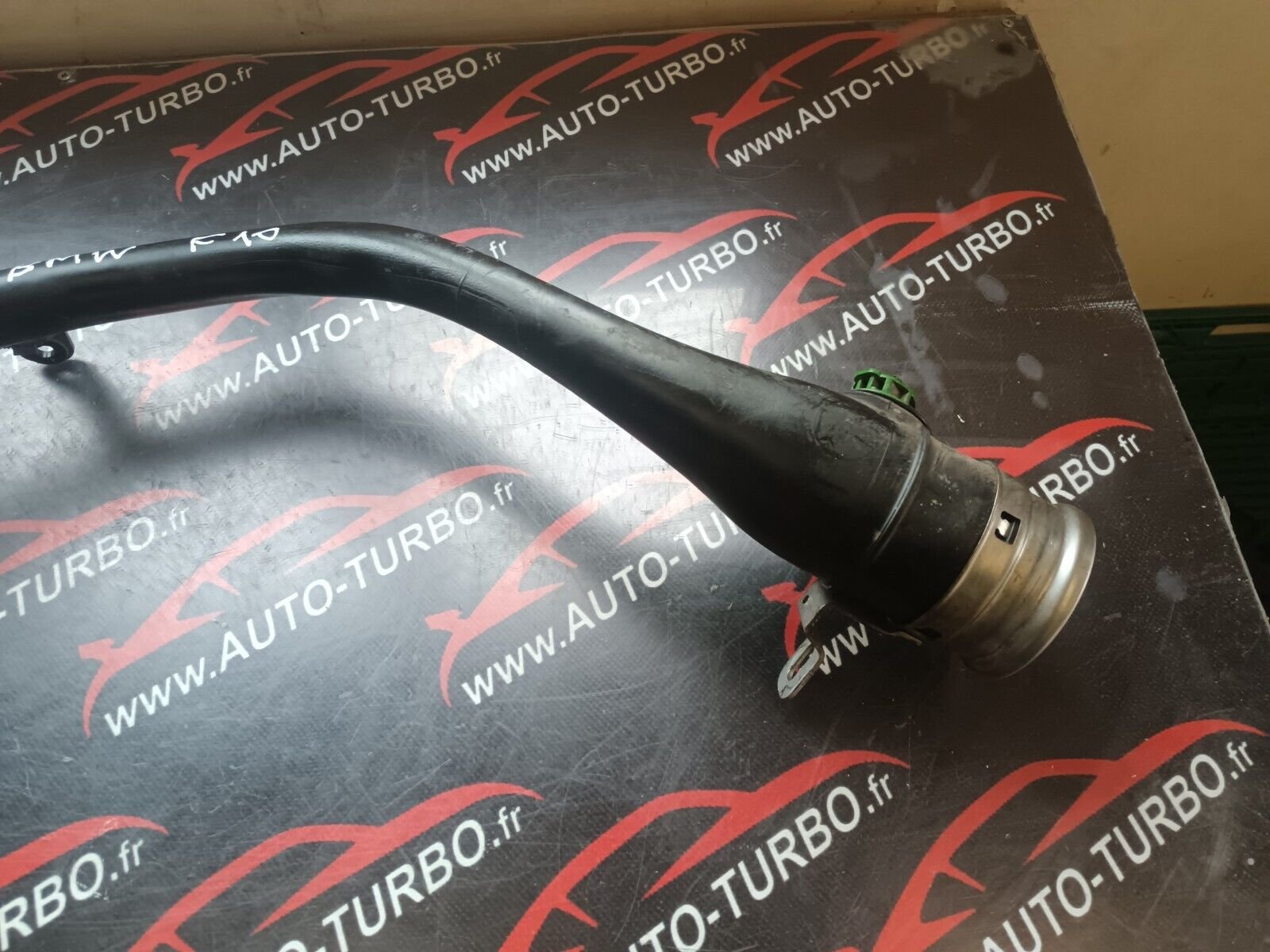 TUYAU DURIT DE RESERVOIR BMW 520 F10 REFERENCE: 1011603007