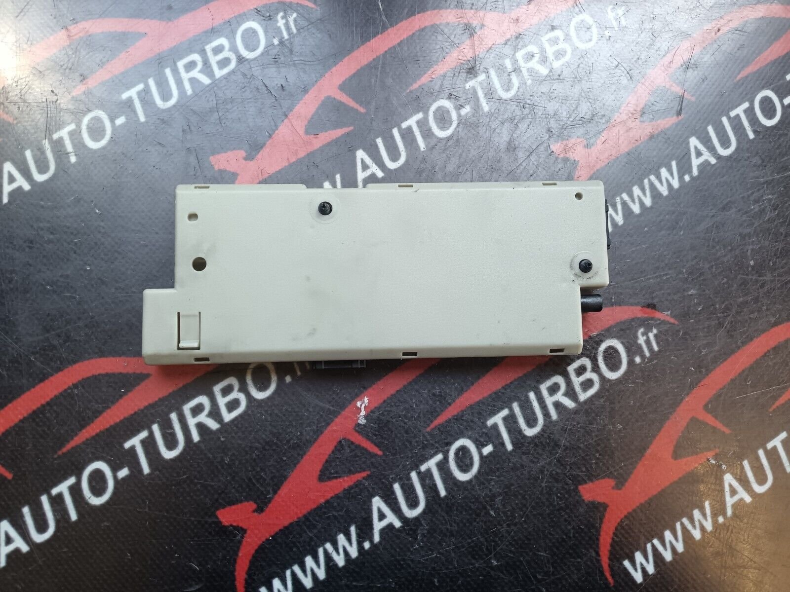 AMPLIFICATEUR ANTENNE BMW 520 F10 REFERENCE: 21367510