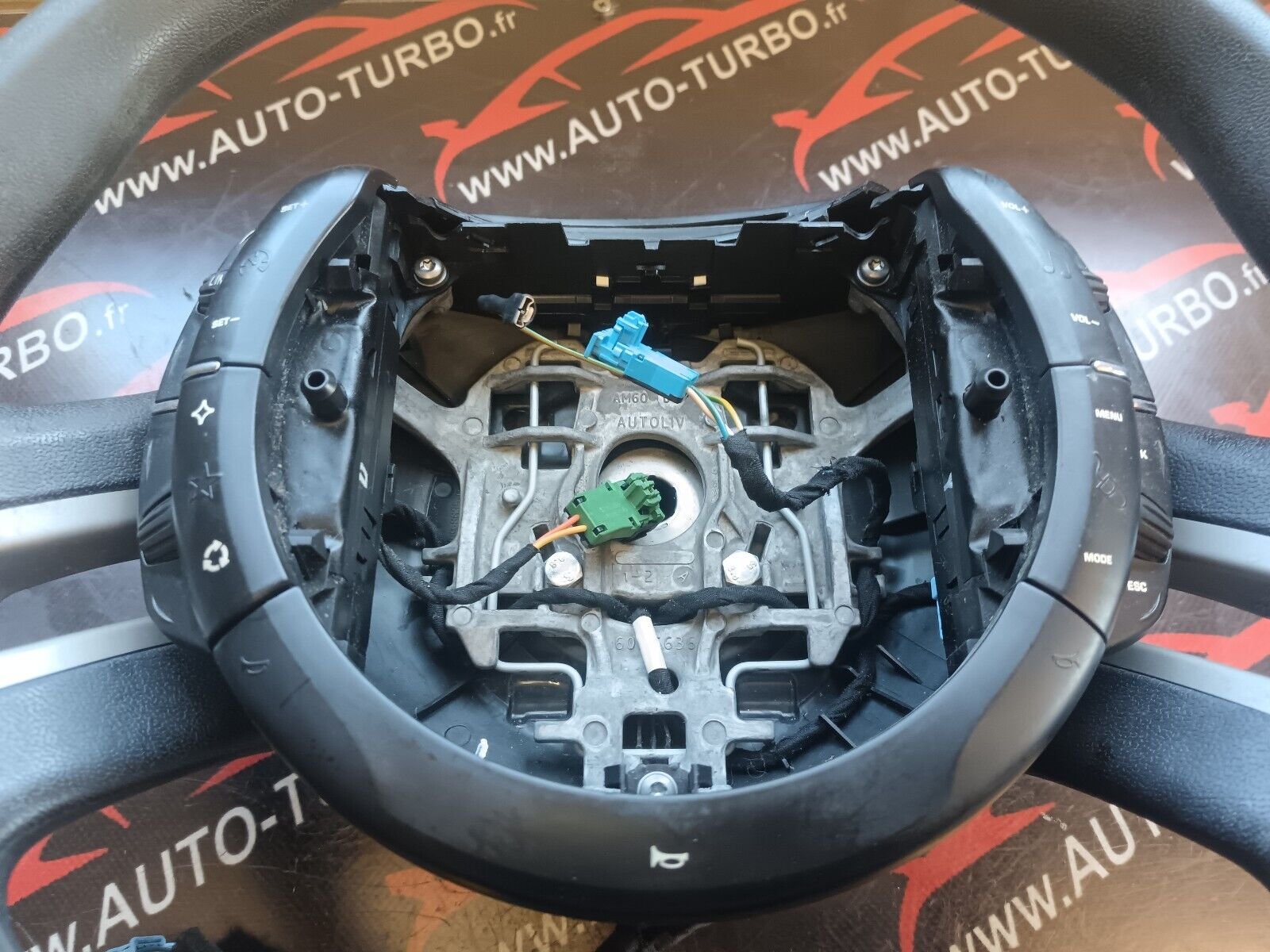 VOLANT CITROEN C4 PICASSO 1.6HDI 110CH REFERENCE: 96829656