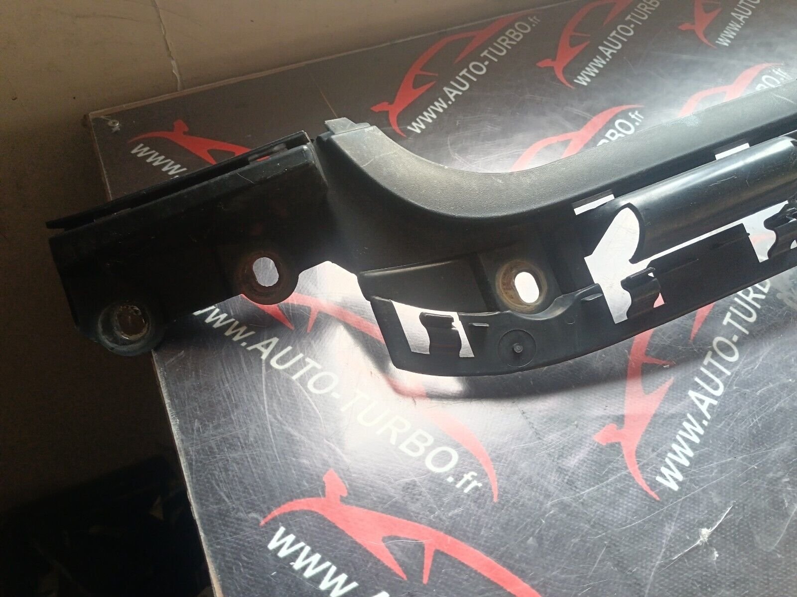 SUPPORT DE PARE CHOC ARRIERE BMW SERIE1  116i REFERENCE: 7053521