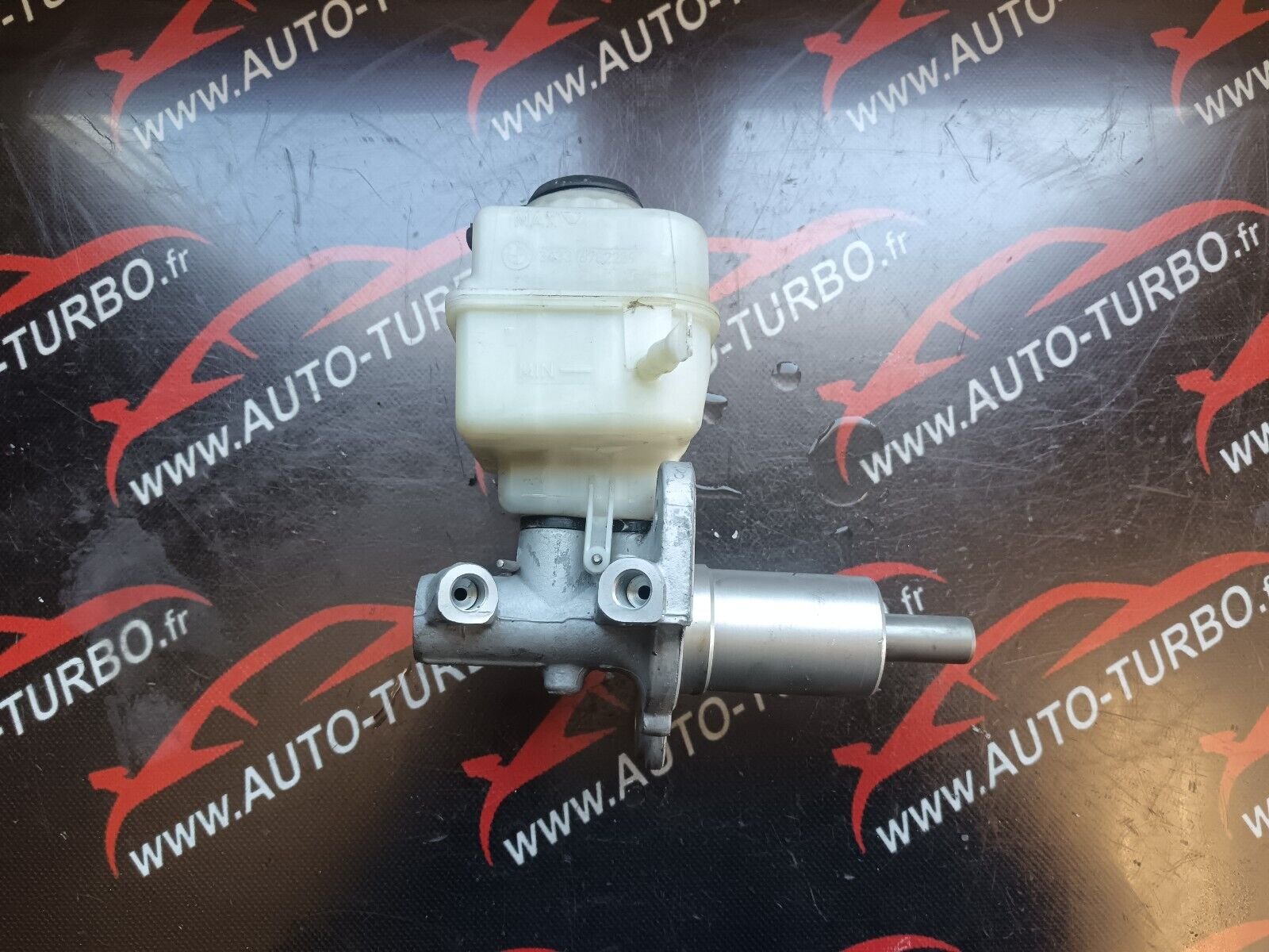 POMPE DE FRINE BMW 520 F10 REFERENCE: 6782289