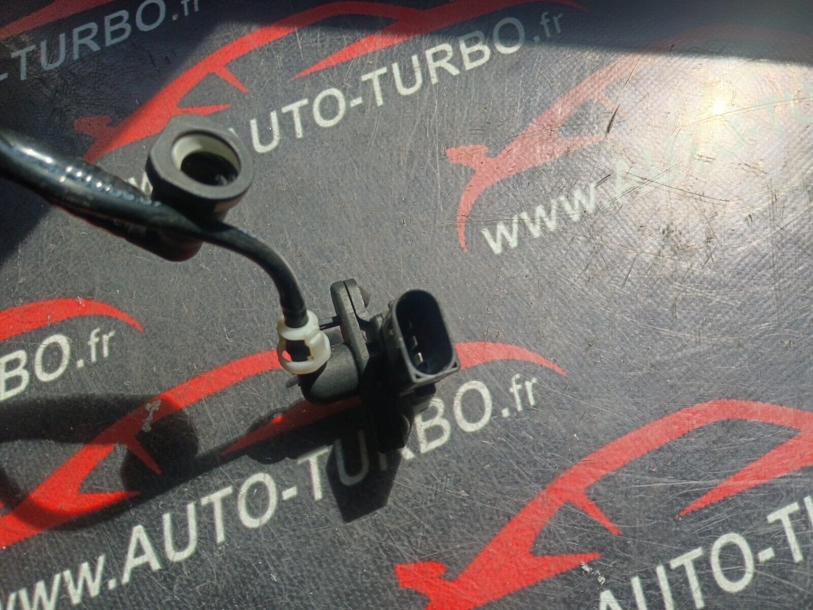 TUYAU A VIDE BMW SERIE 1 E87 116i REFERENCE: 7601006