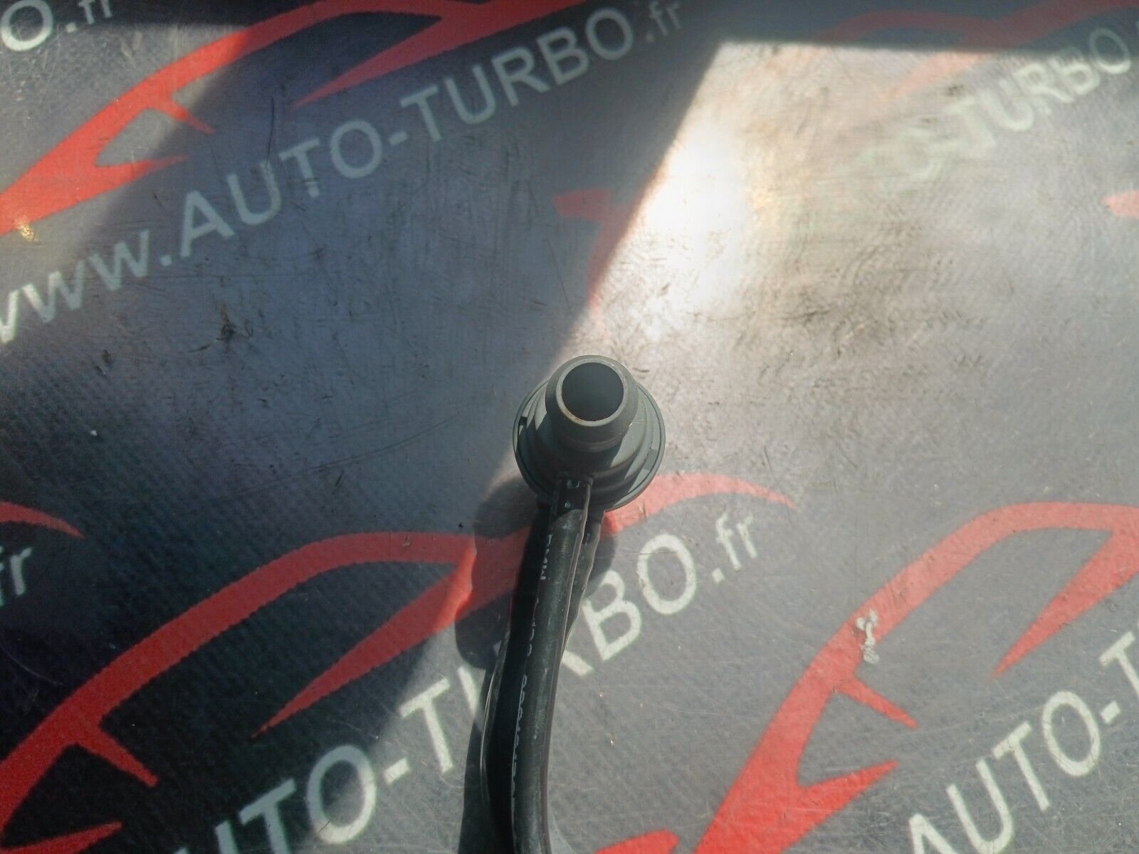 TUYAU A VIDE BMW SERIE 1 E87 116i REFERENCE: 7601006