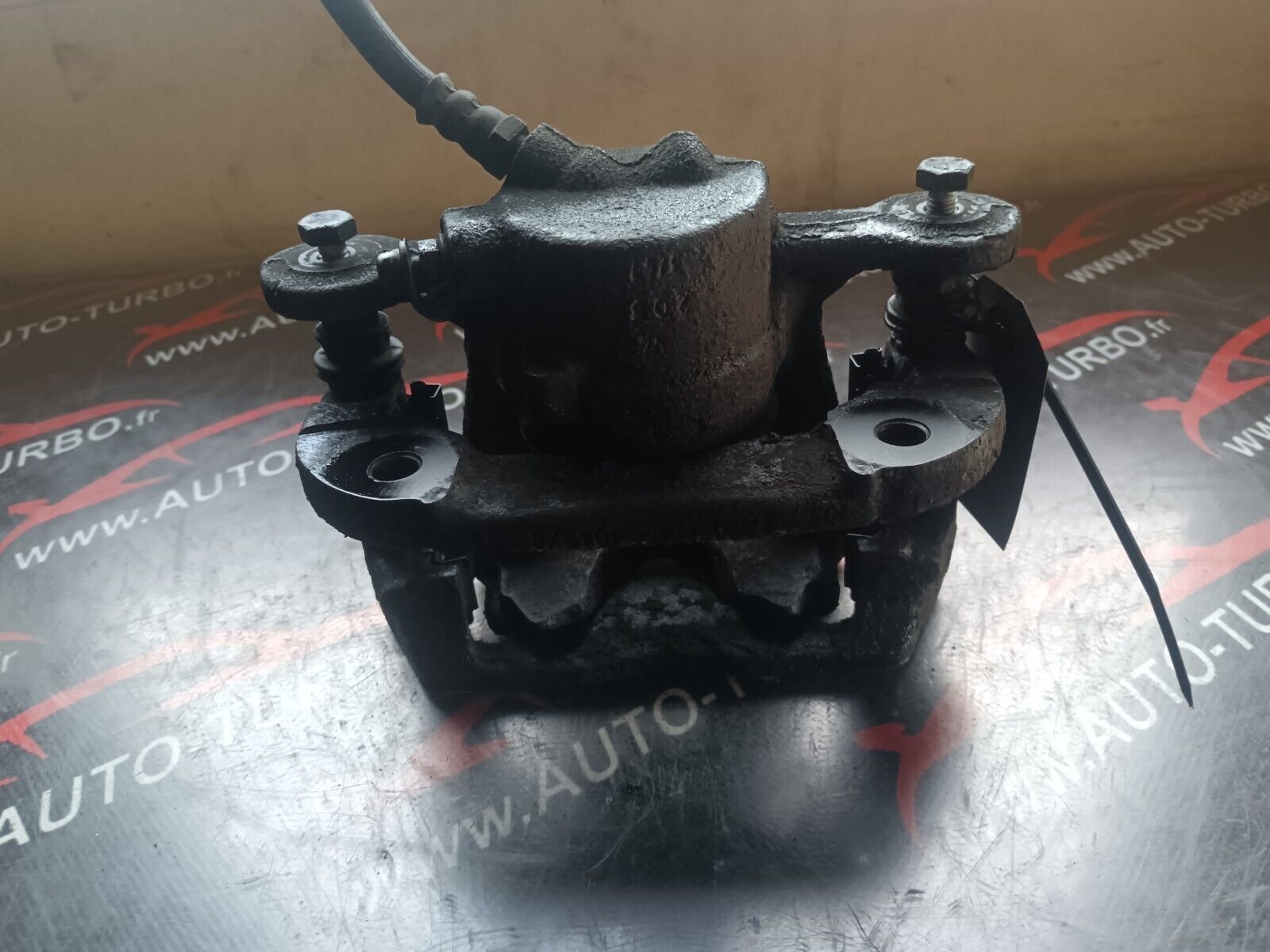 ETRIER AVANT DROIT BMW SERIE 1 E87