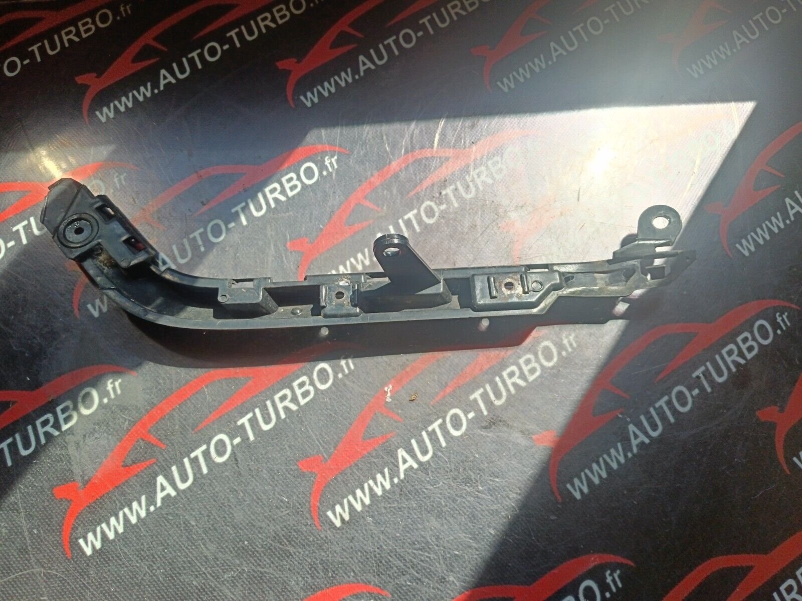 SUPPORT PARE CHOC ARRIERE GAUCHE BMW SERIE 1 E87 REFERENCE: 7058517