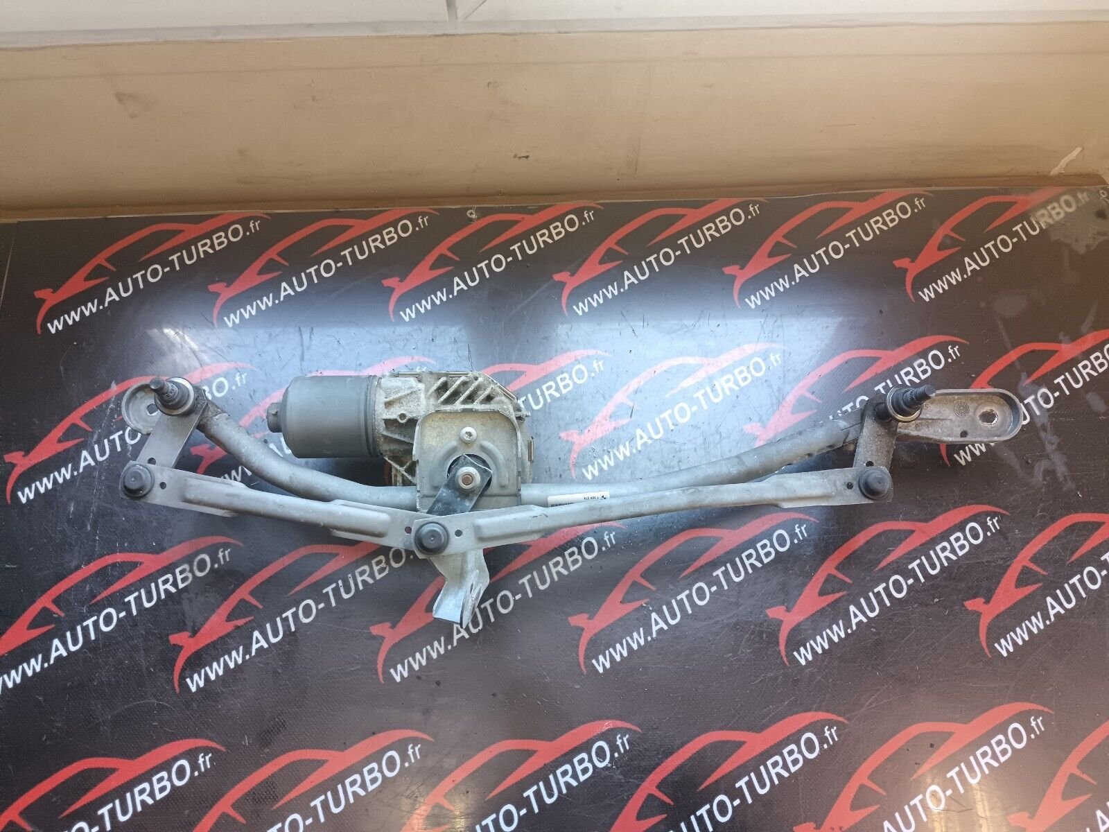 MOTEUR ESSUIE GLACE BMW 520 F10 REFERENCE: 3397021521