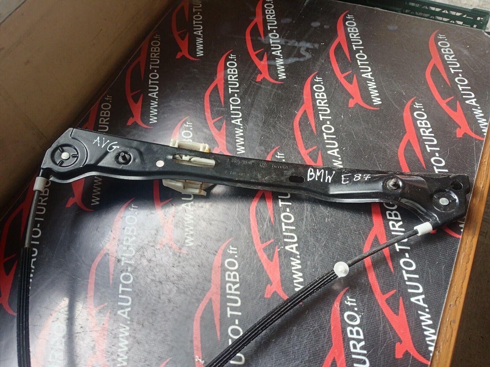 SYSTEME LEVE VITRE AVANT GAUCHE BMW SERIE1  116i REFERENCE: 7067795