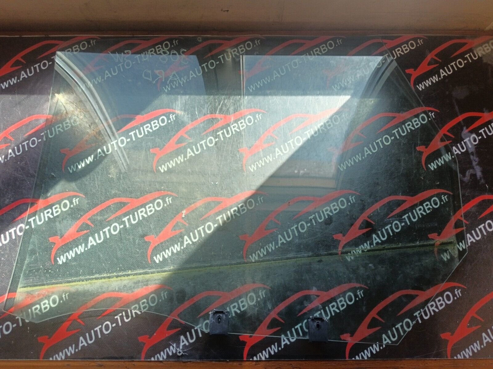 VITRE ARRIERE DROIT PEUGEOT 308SW 2