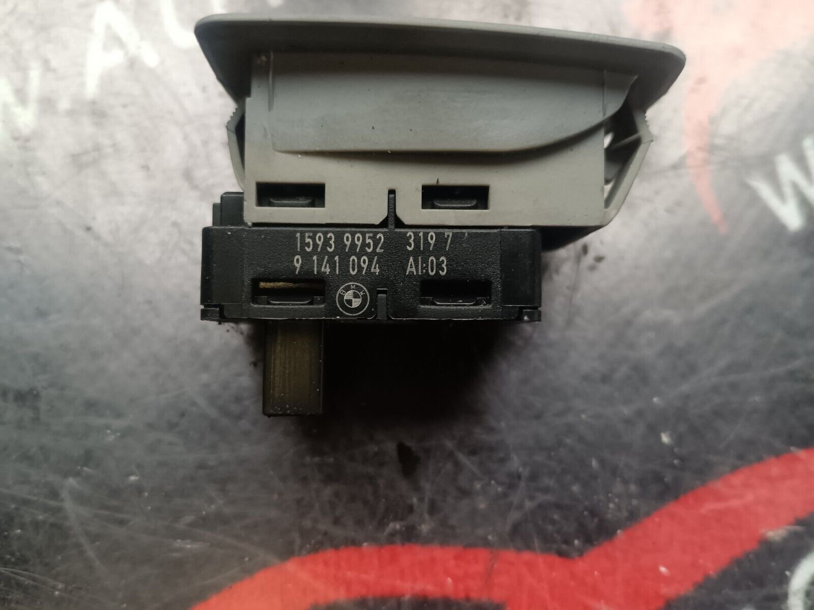 COMMENDE LEVE VITRE BMW SERIE 1 REFERENCE: 15939952