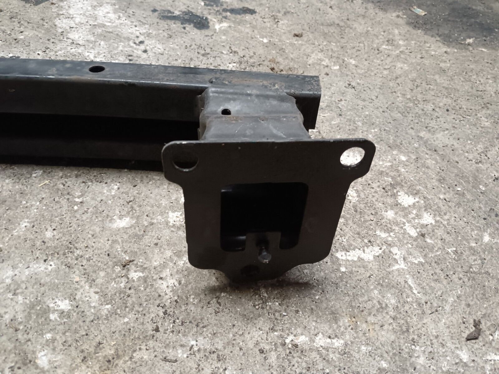 RENFORT PARE CHOC AVANT (TRAVERS) PEUGEOT 207 REFERENCE: 4175135