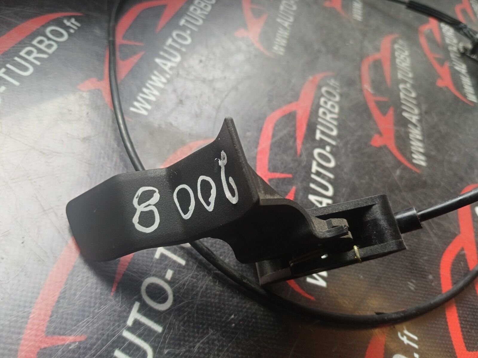 SERRURE + CABLE CAPOT PEUGEOT 2008 1.6HDI 110CH REFERENCE: 7530015