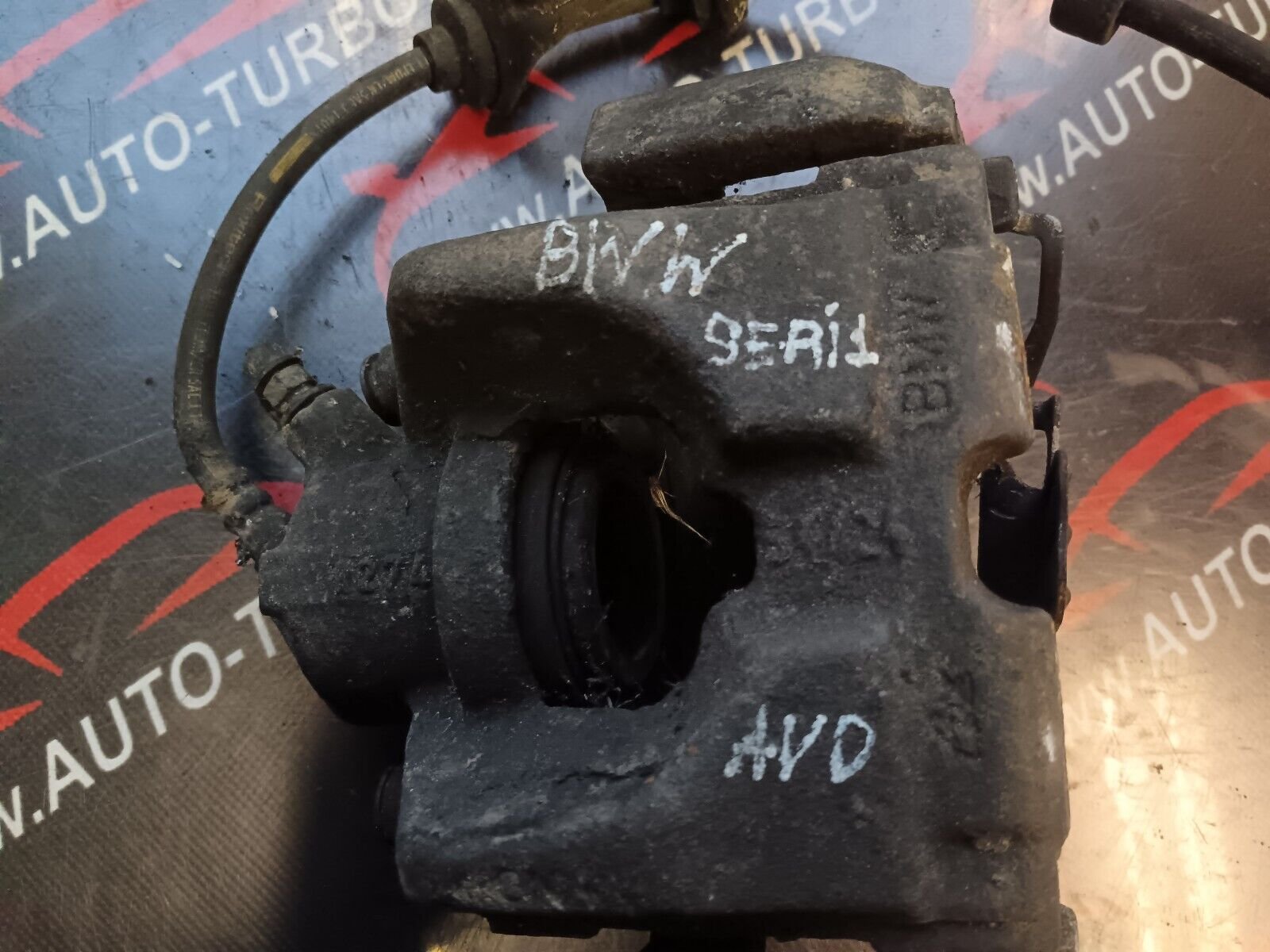 ETRIER AVANT DROIT BMW SERIE 1 E87 REFERENCE: 34216768694