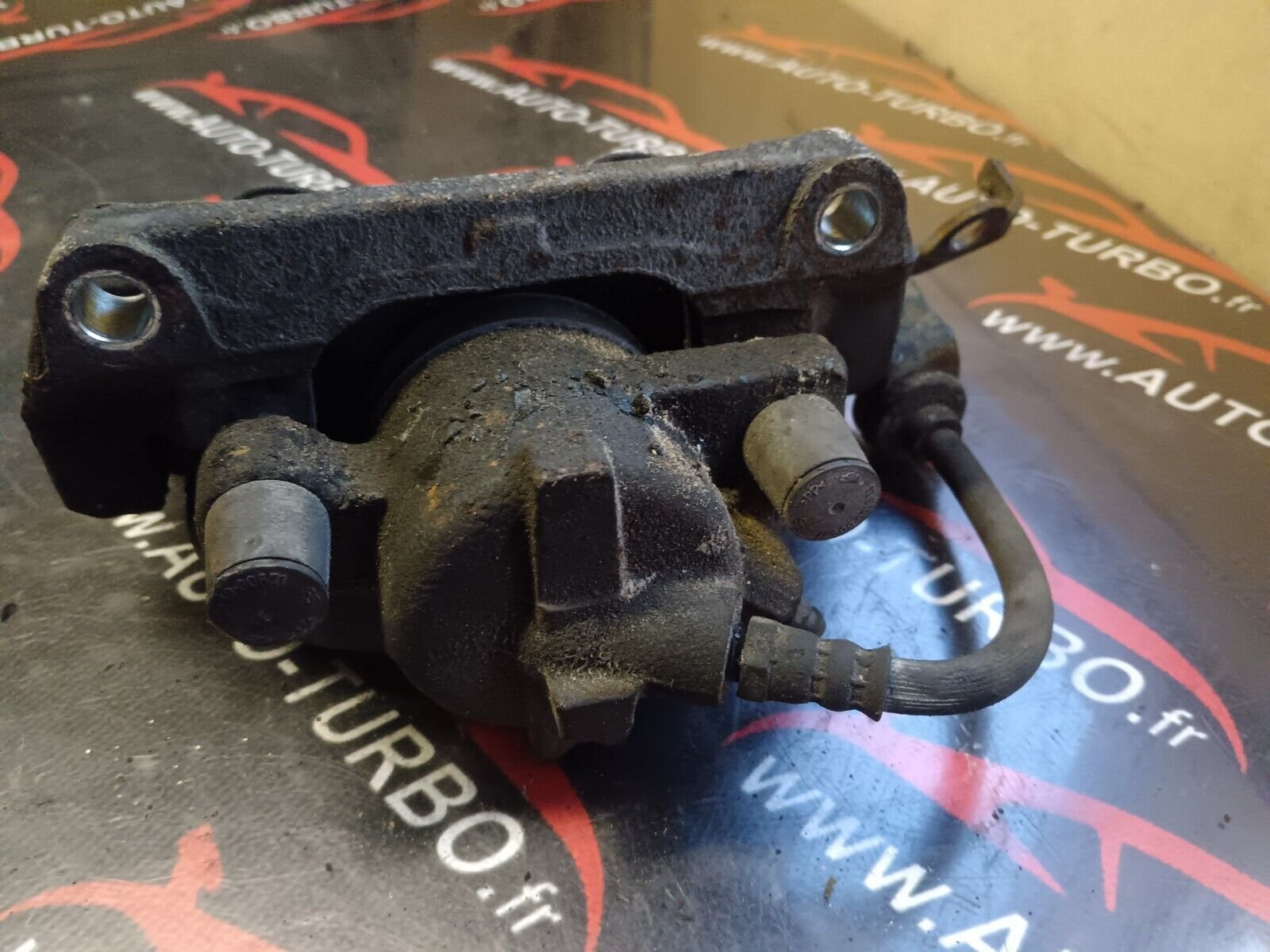 ETRIER AVANT GAUCHE RENAULT SCENIC 2 REFERENCE: 71237278