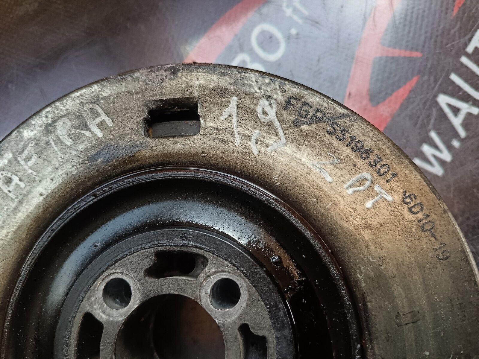 POULIE VILEBREQUIN OPEL ZAFIRA 1.9CDTI REFERENCE: 55196301