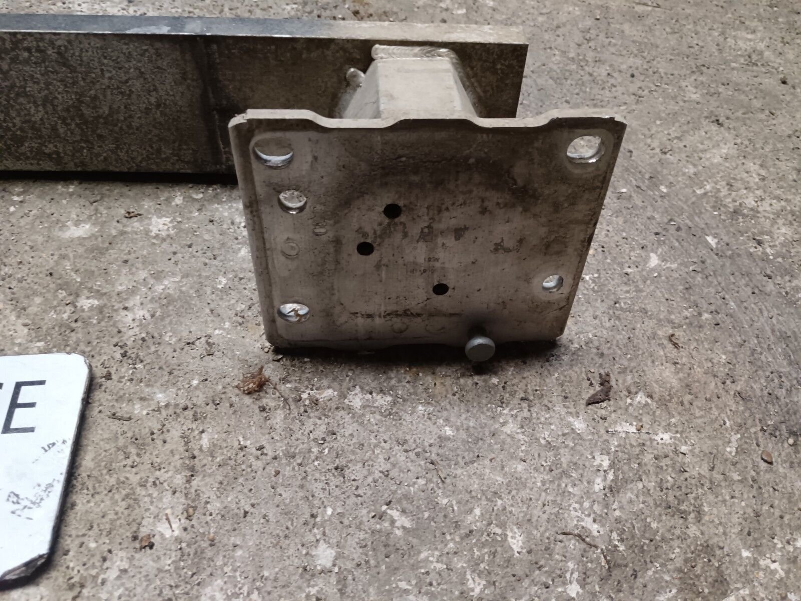 RENFORT PARE CHOC AVANT (TRAVERS) PEUGEOT 307 REFERENCE: 7106F1