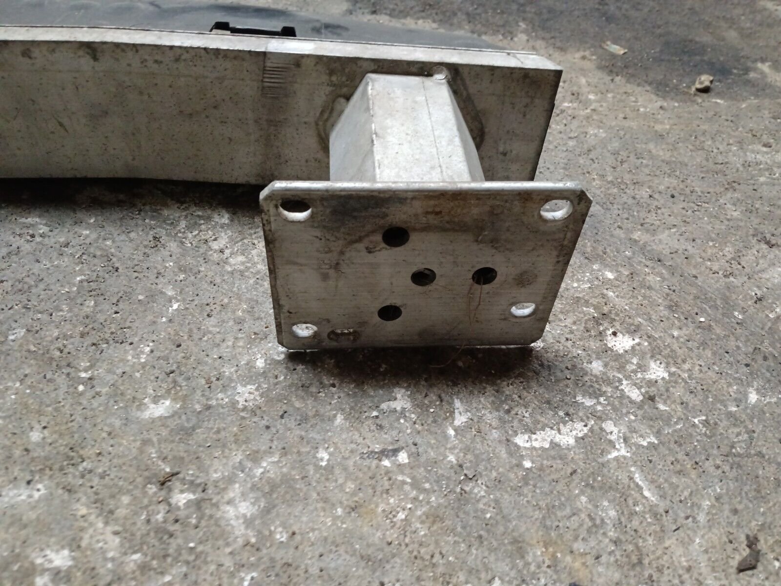 RENFORT PARE CHOC AVANT (TRAVERS) CITROEN C4 PICASSO REFERENCE: 799609